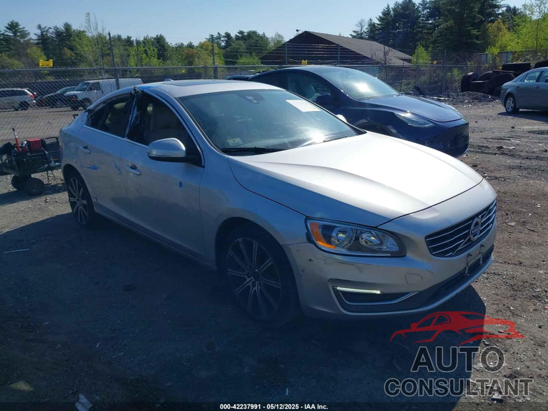 VOLVO S60 2015 - YV140MFC0F2316192