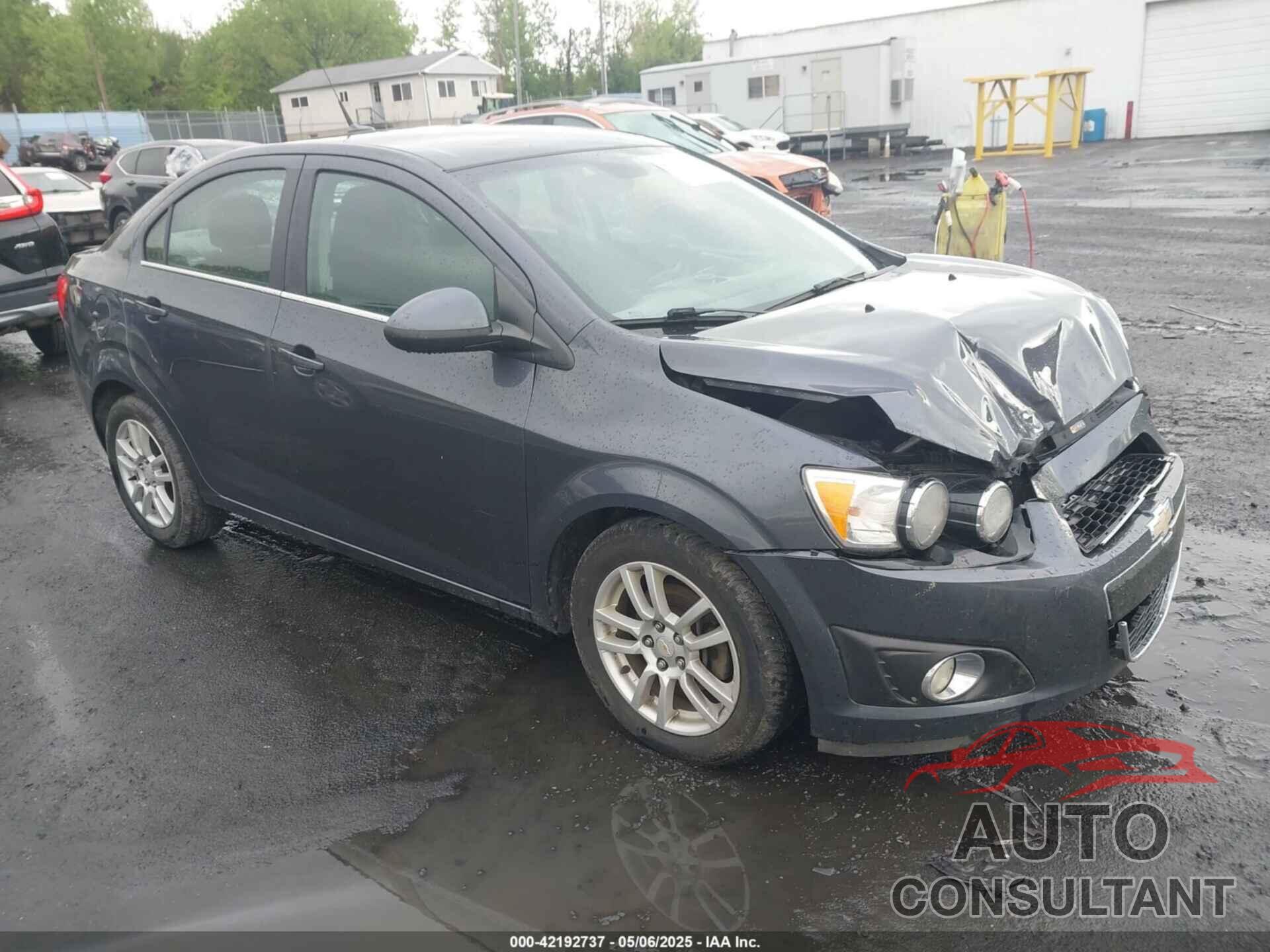 CHEVROLET SONIC 2012 - 1G1JC5SH2C4182267