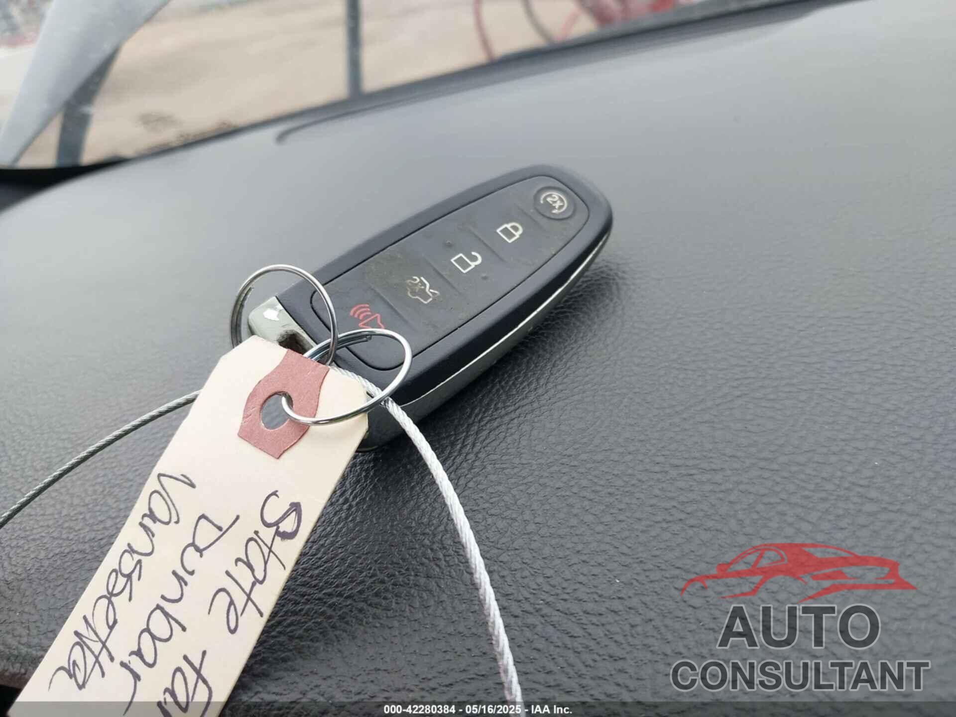 FORD TAURUS 2019 - 1FAHP2F82KG111088