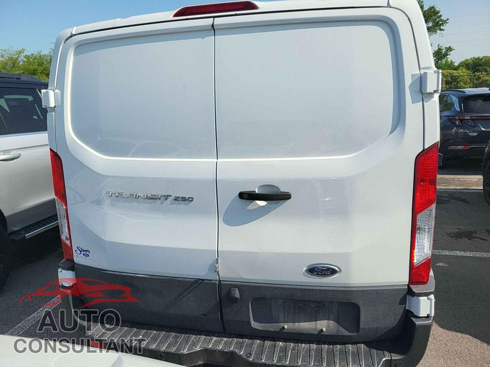 FORD TRANSIT 2020 - 1FTBR2YG1LKB62031