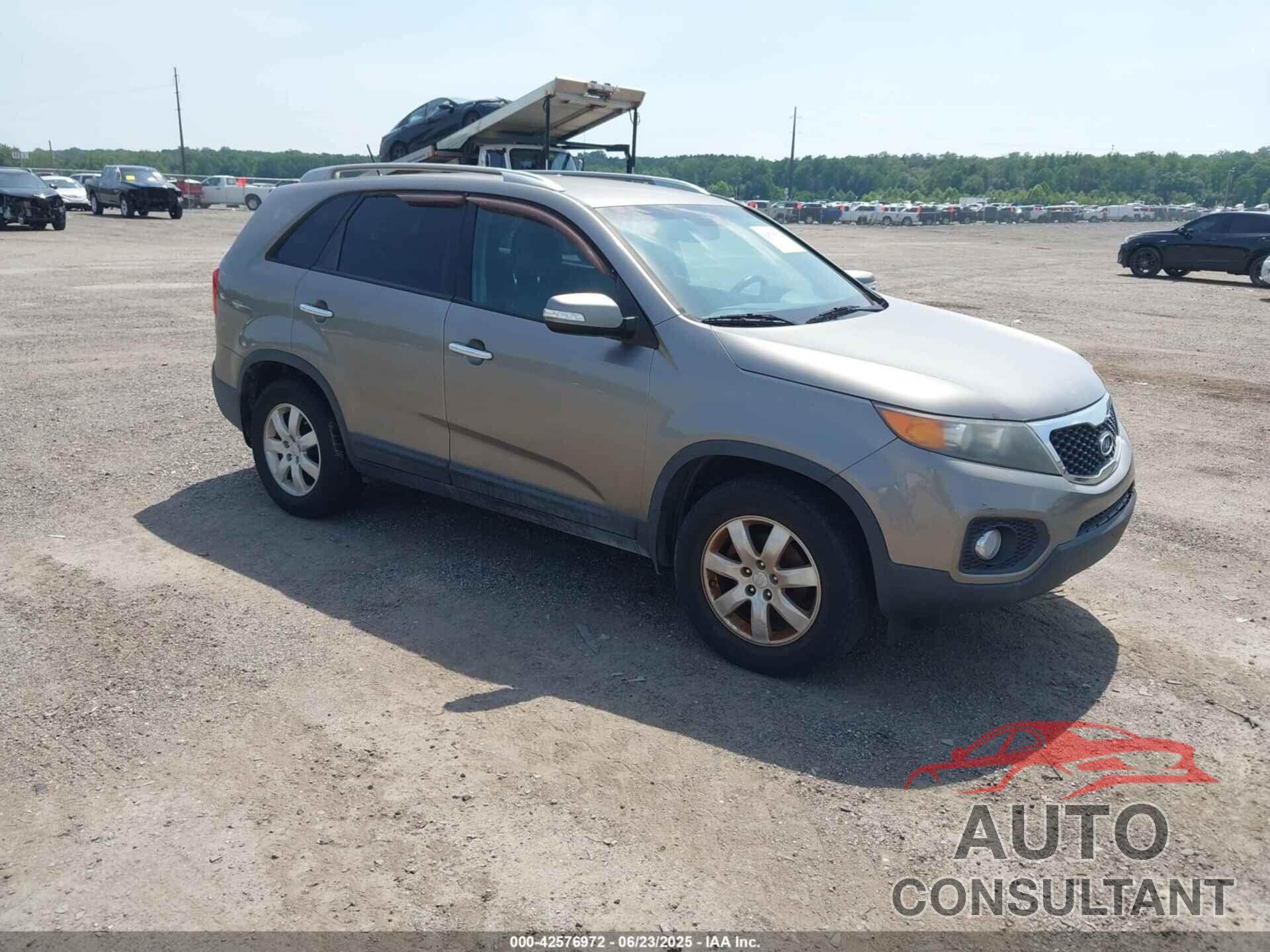 KIA SORENTO 2011 - 5XYKT4A1XBG061125