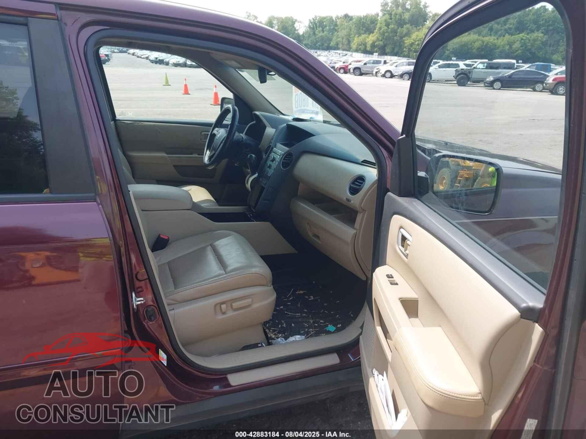 HONDA PILOT 2011 - 5FNYF4H5XBB033455