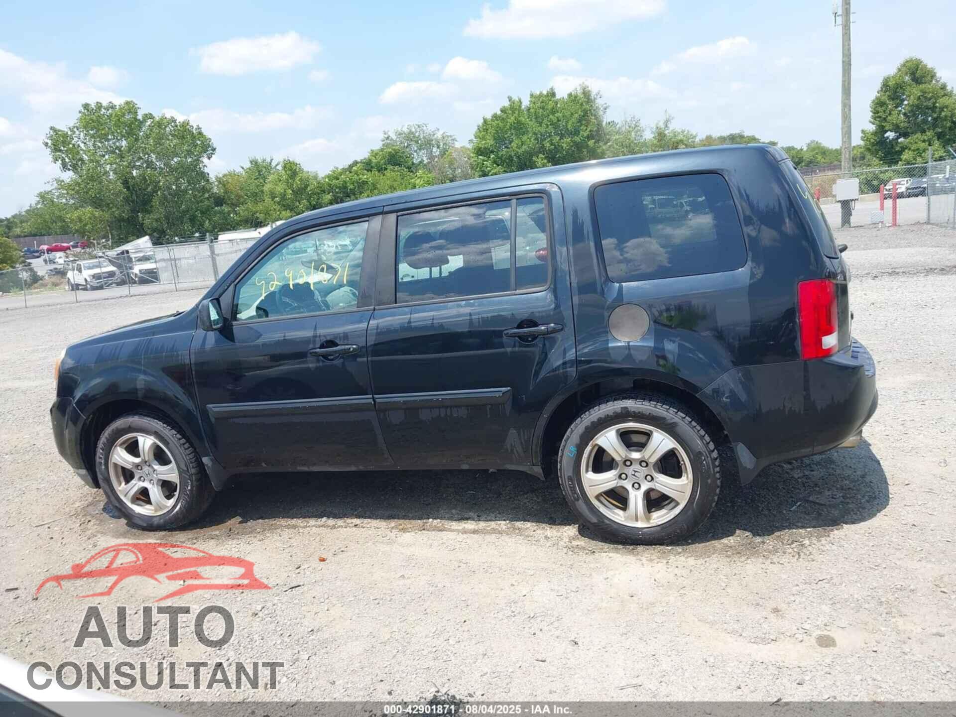 HONDA PILOT 2015 - 5FNYF4H73FB028895