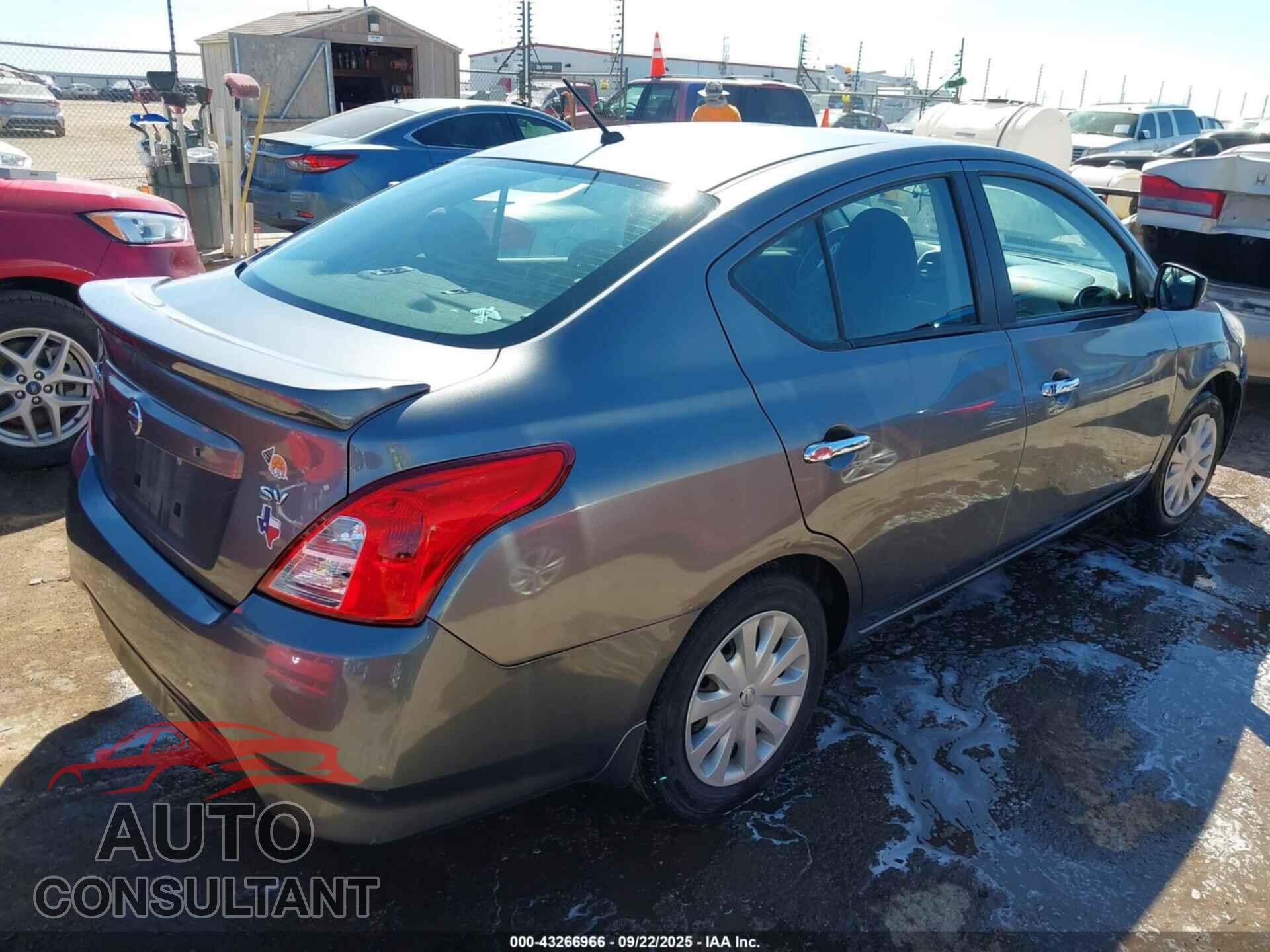 NISSAN VERSA 2019 - 3N1CN7AP3KL838549