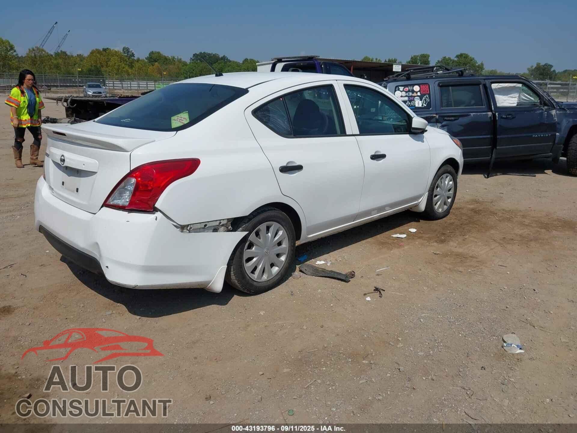 NISSAN VERSA 2019 - 3N1CN7AP3KL809018