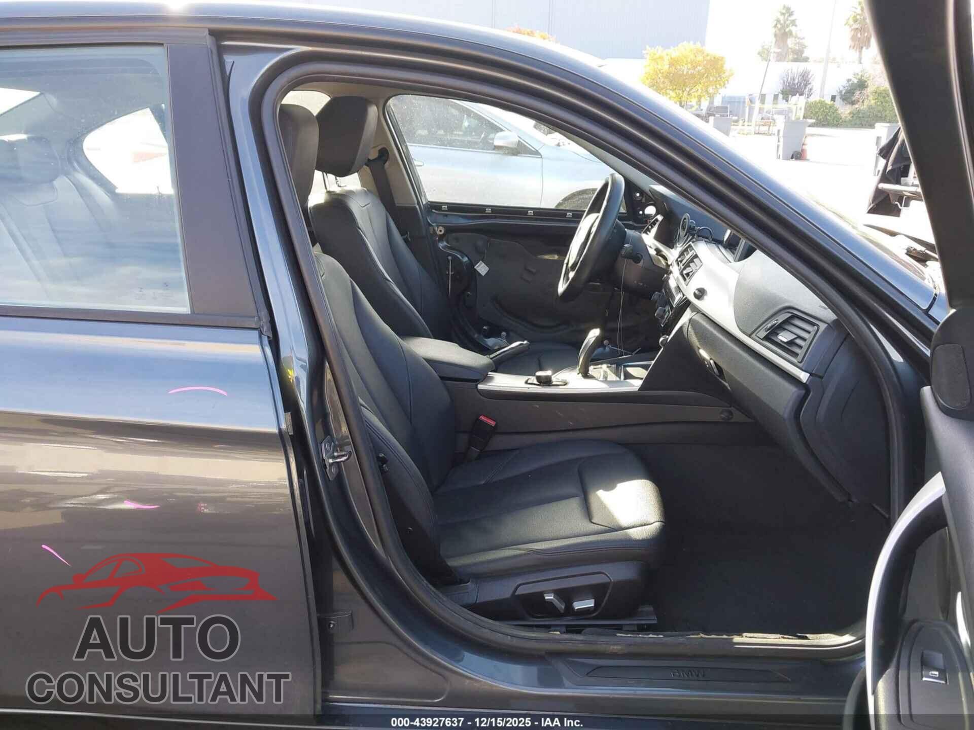 BMW 320I 2016 - WBA8A9C55GK616557