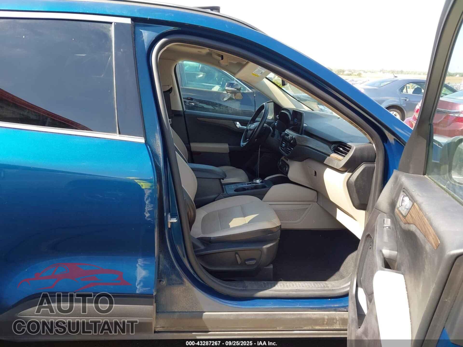FORD ESCAPE 2020 - 1FMCU9J96LUA36092