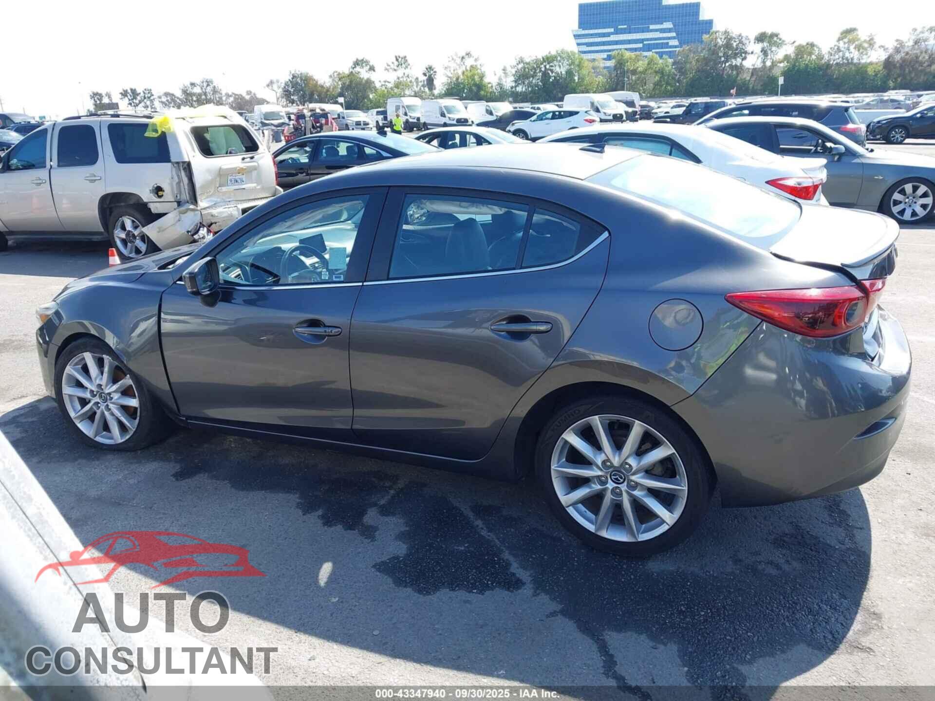 MAZDA MAZDA3 2017 - JM1BN1W39H1129507