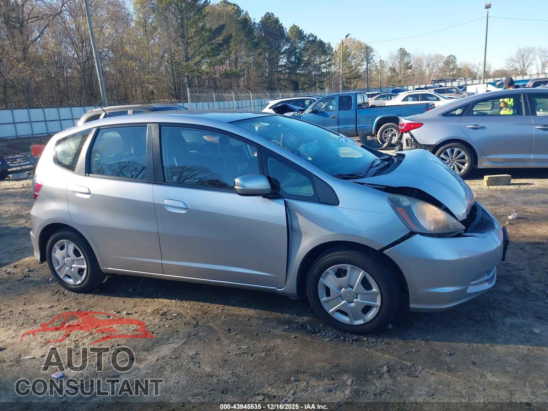 HONDA FIT 2013 - JHMGE8H32DC079459