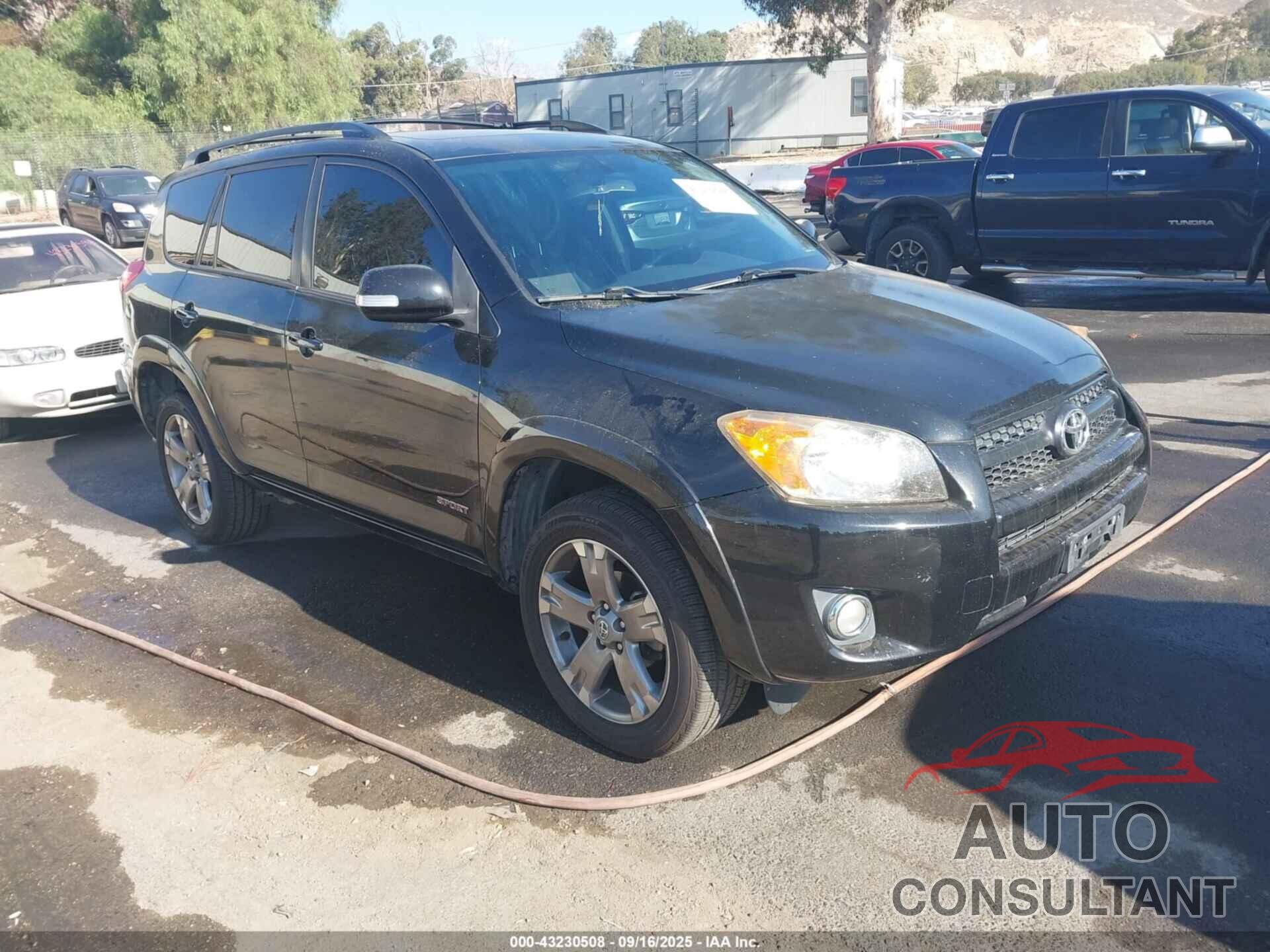 TOYOTA RAV4 2011 - JTMWF4DV6B5037520