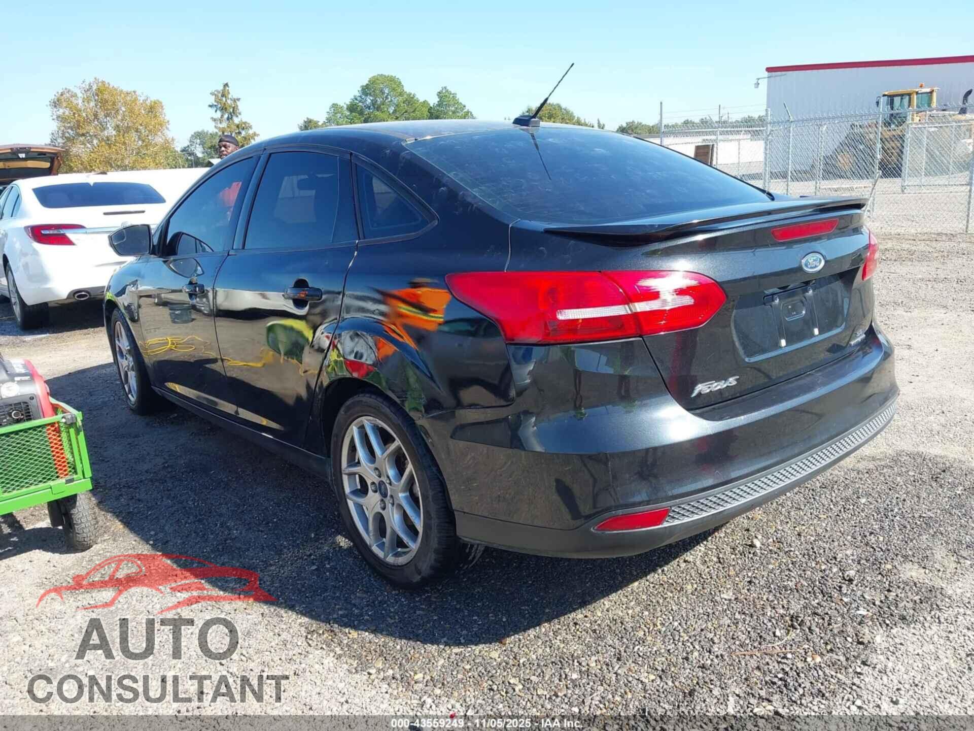 FORD FOCUS 2015 - 1FADP3F28FL372643