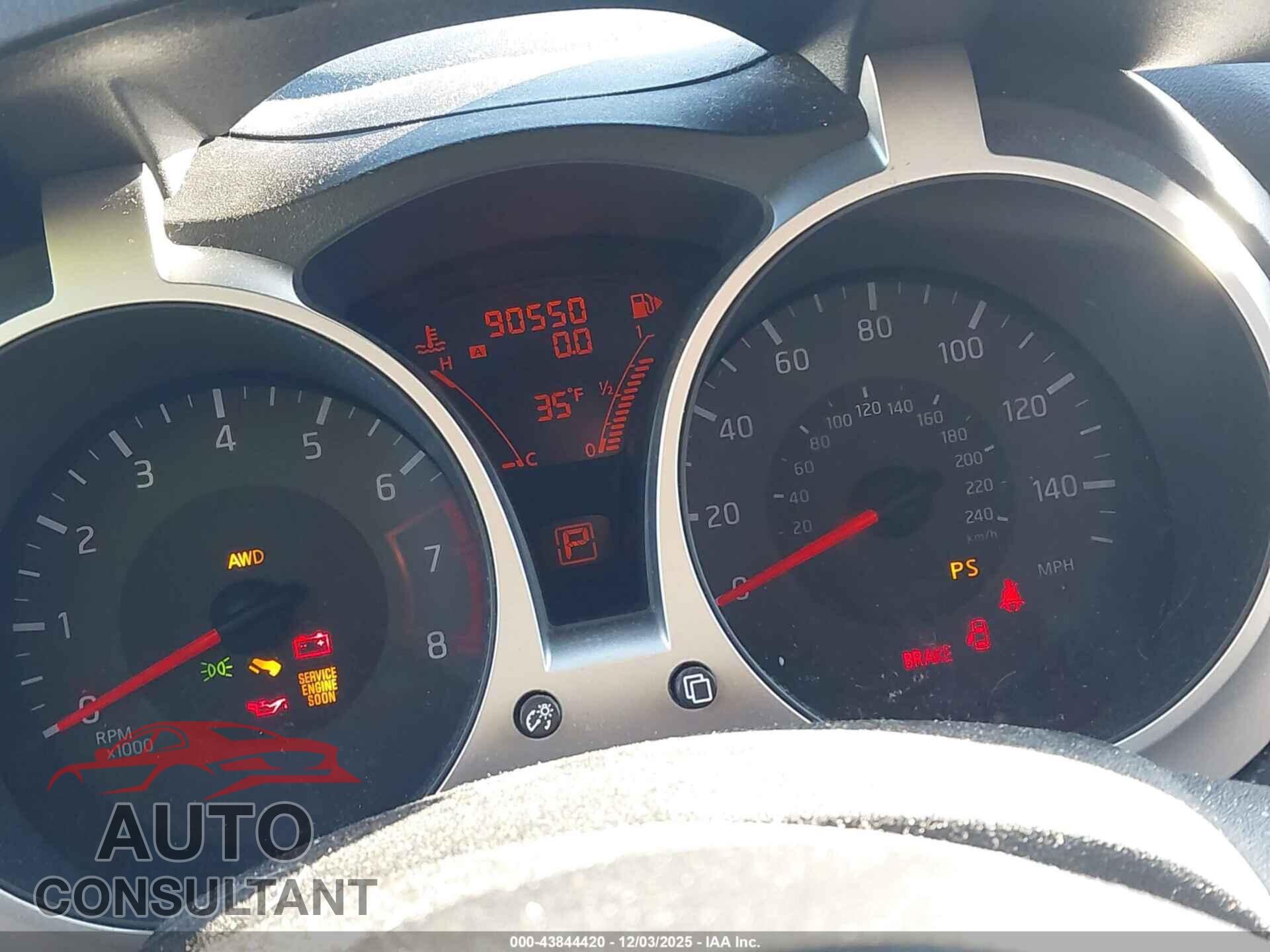 NISSAN JUKE 2015 - JN8AF5MV3FT551993