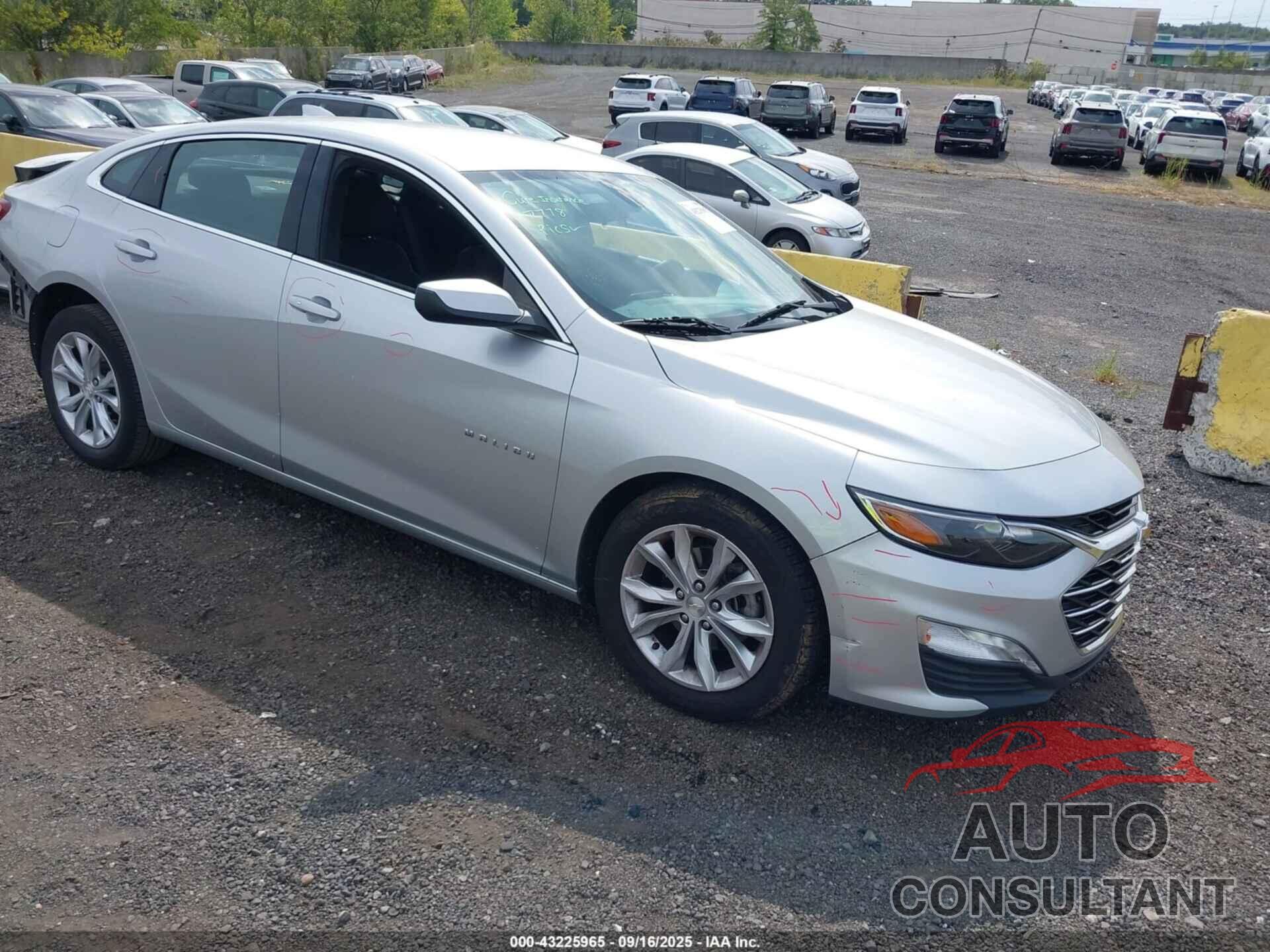 CHEVROLET MALIBU 2020 - 1G1ZD5ST5LF077778