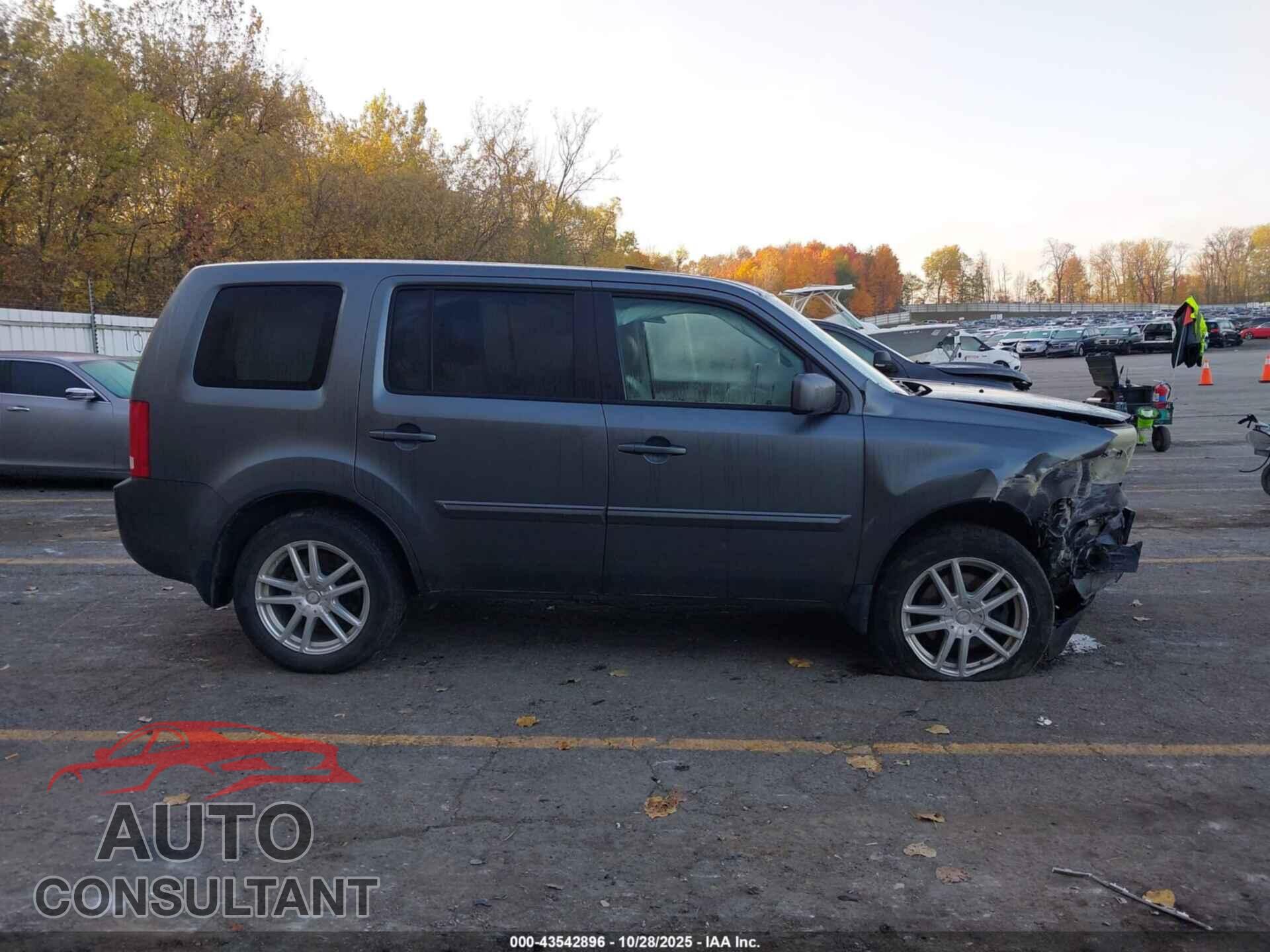 HONDA PILOT 2013 - 5FNYF4H55DB051087