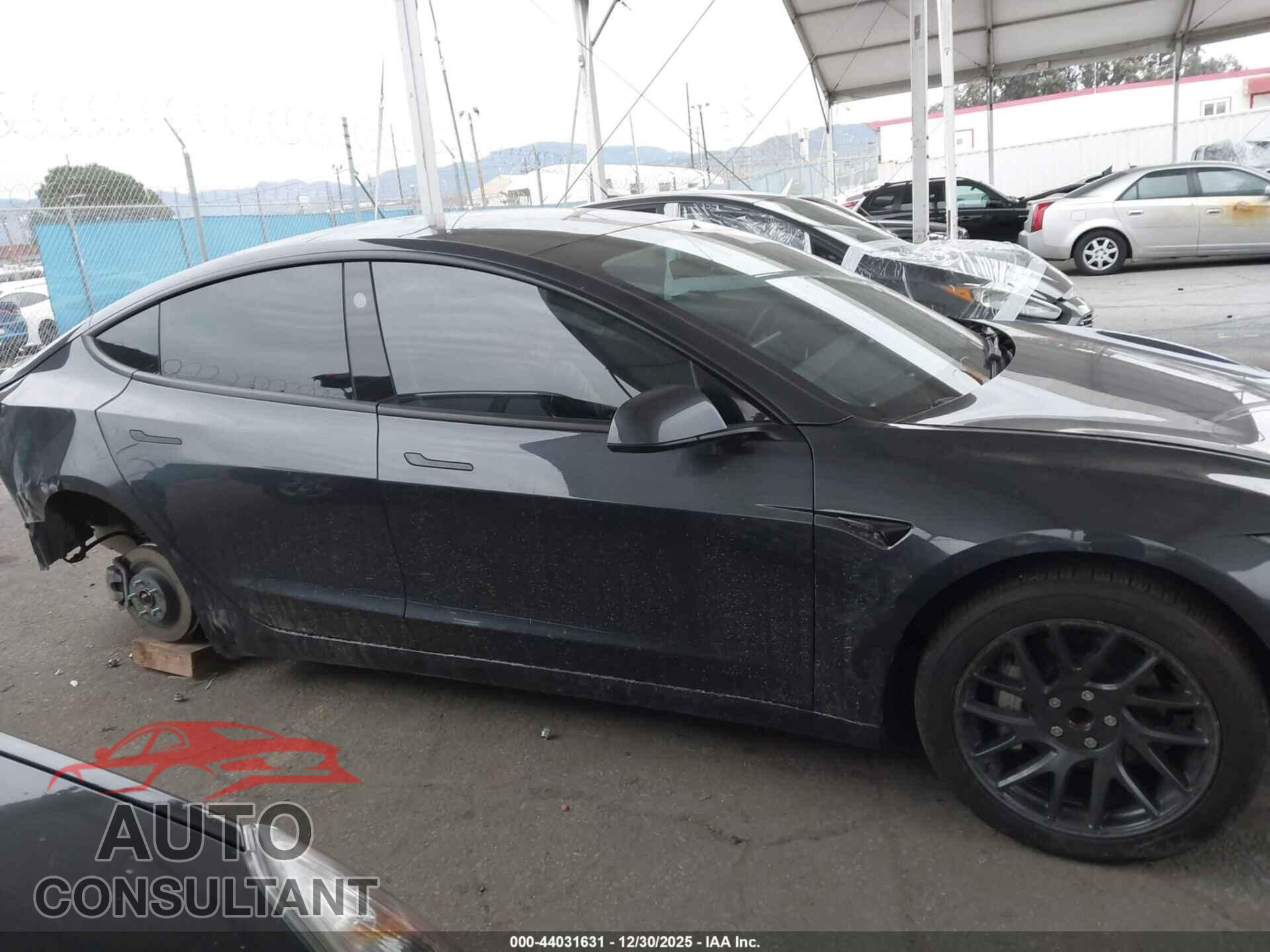 TESLA MODEL 3 2024 - 5YJ3E1EA5RF726005