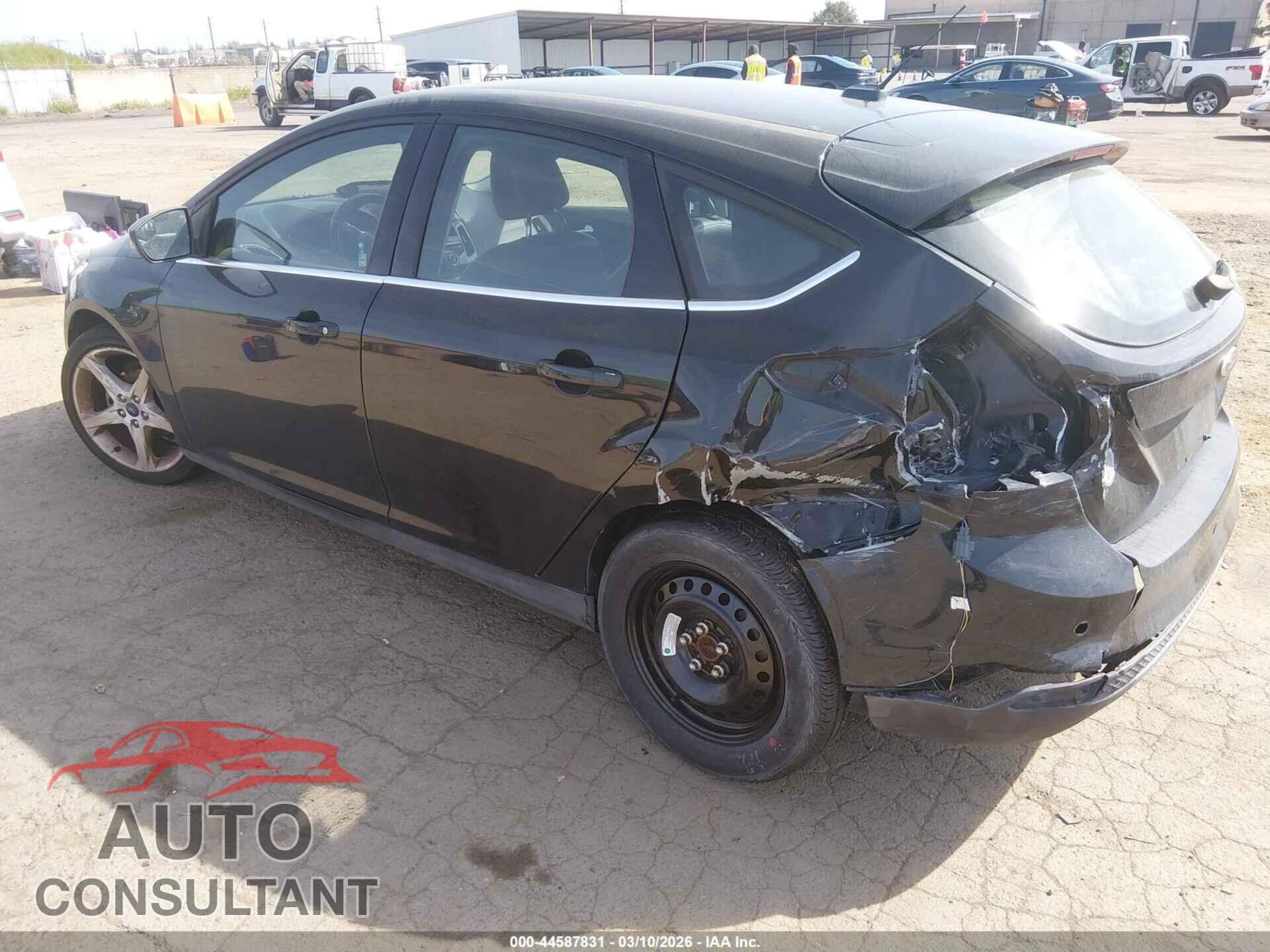 FORD FOCUS 2012 - 1FAHP3N25CL324189
