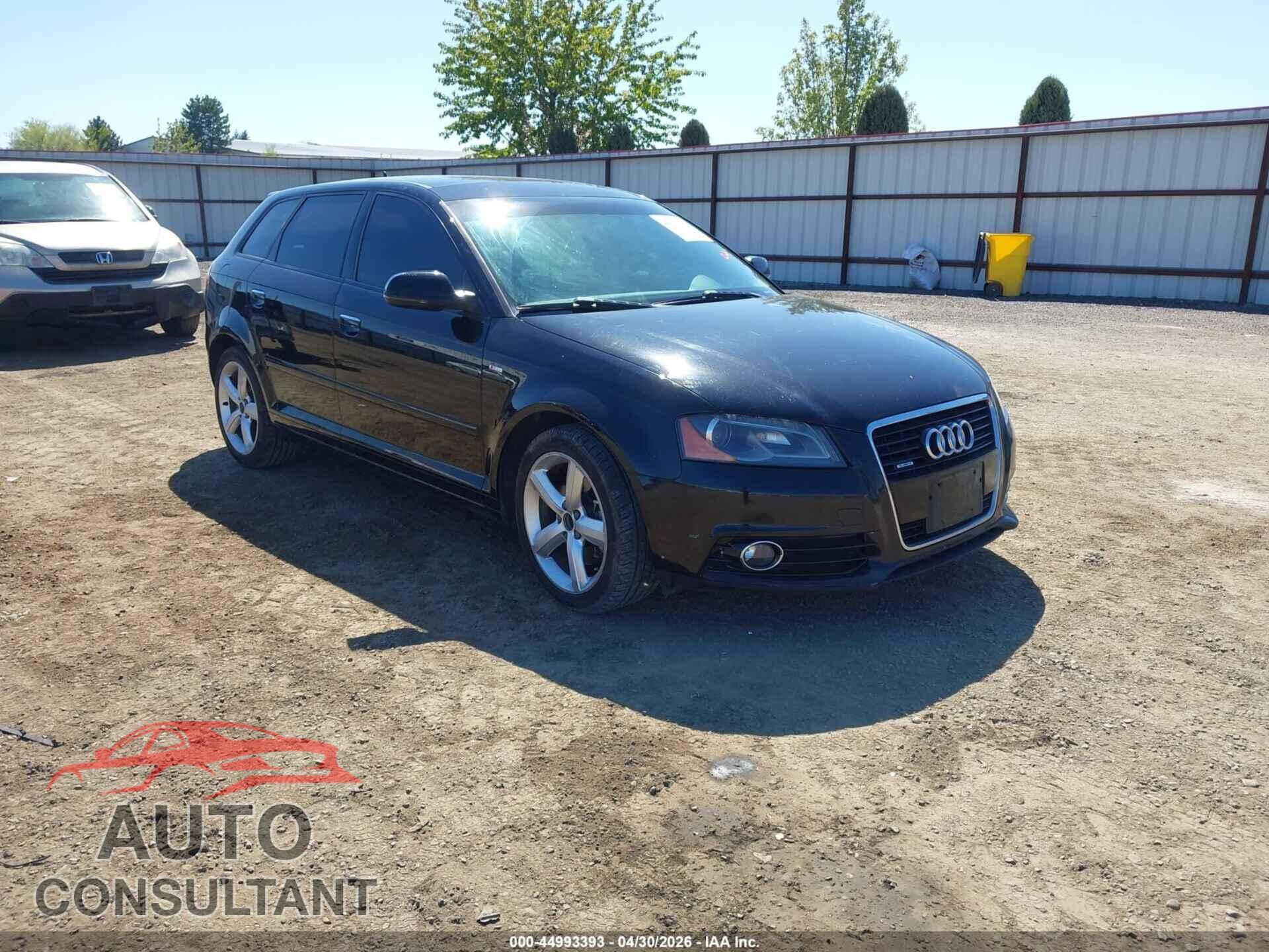 AUDI A3 2013 - WAUMFAFM9DA027680
