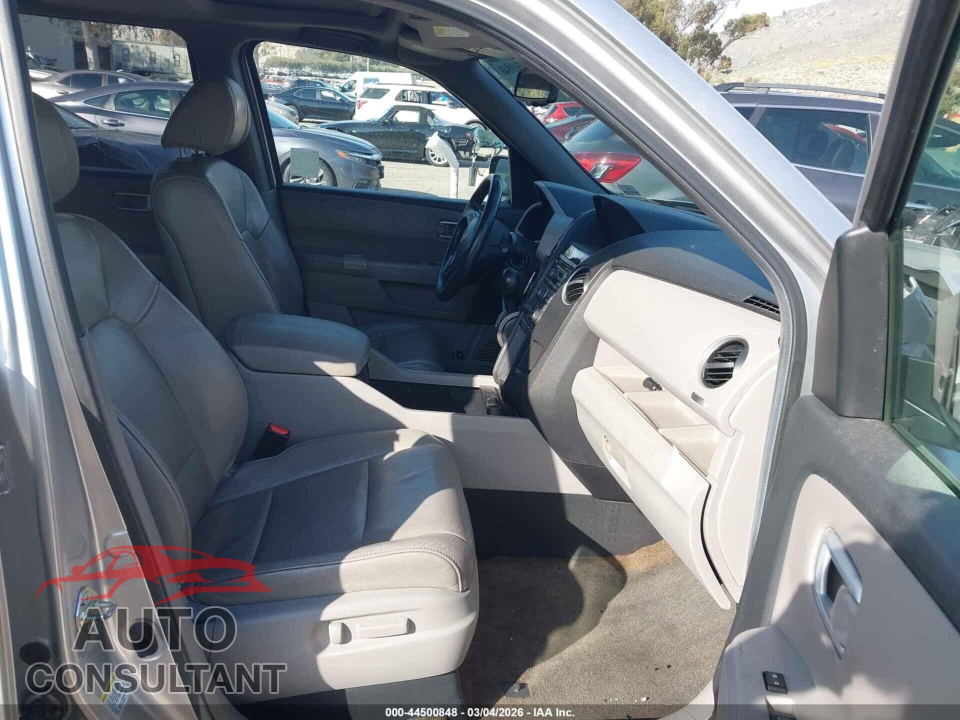 HONDA PILOT 2013 - 5FNYF3H56DB013717