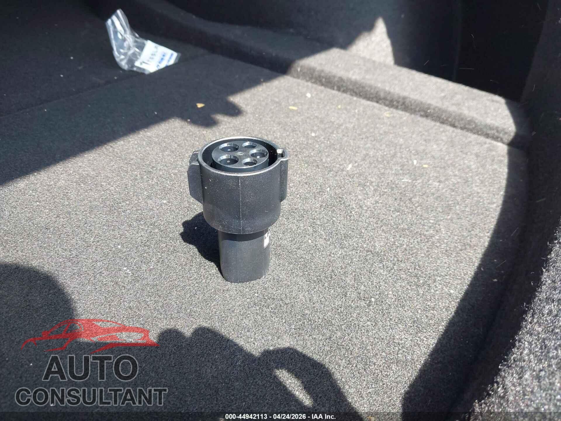 TESLA MODEL 3 2024 - 5YJ3E1ET9RF863580