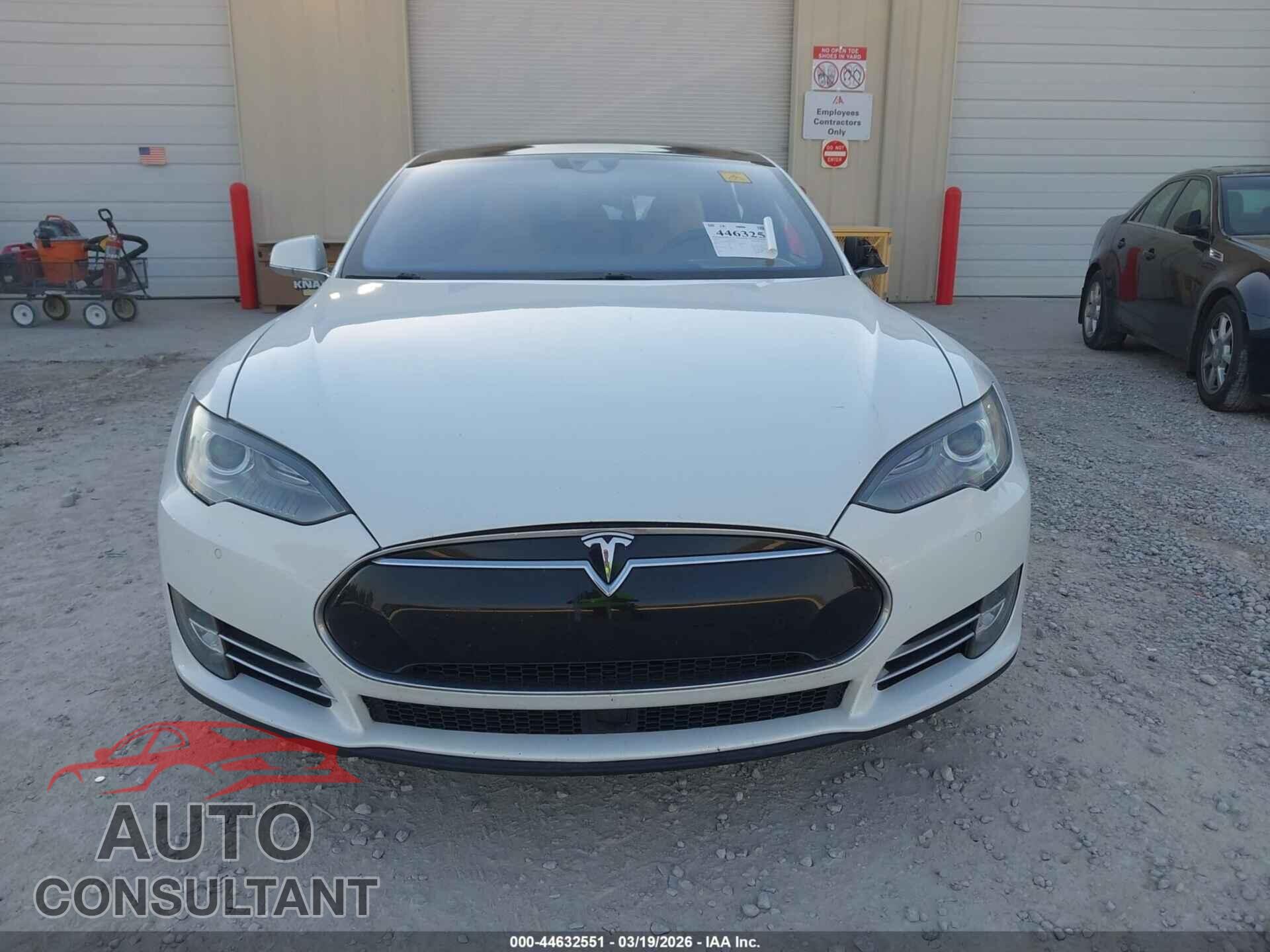 TESLA MODEL S 2015 - 5YJSA1E48FF116371