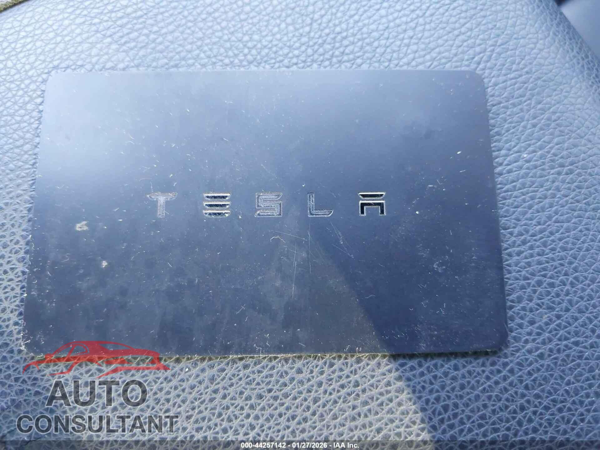 TESLA MODEL 3 2019 - 5YJ3E1EA7KF301200