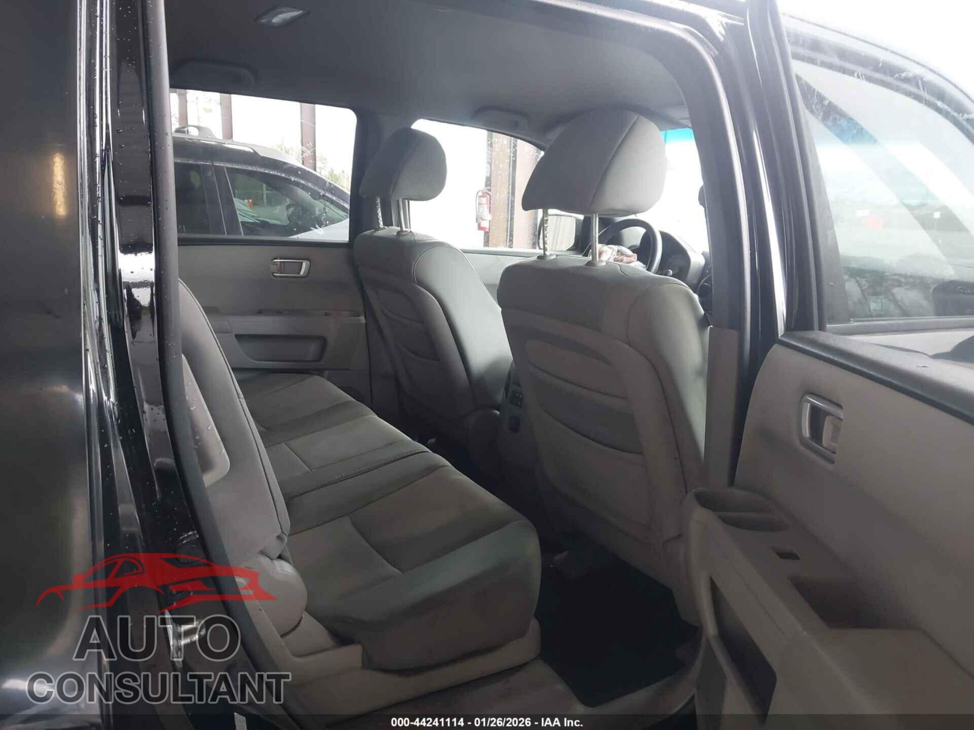 HONDA PILOT 2011 - 5FNYF3H29BB008546