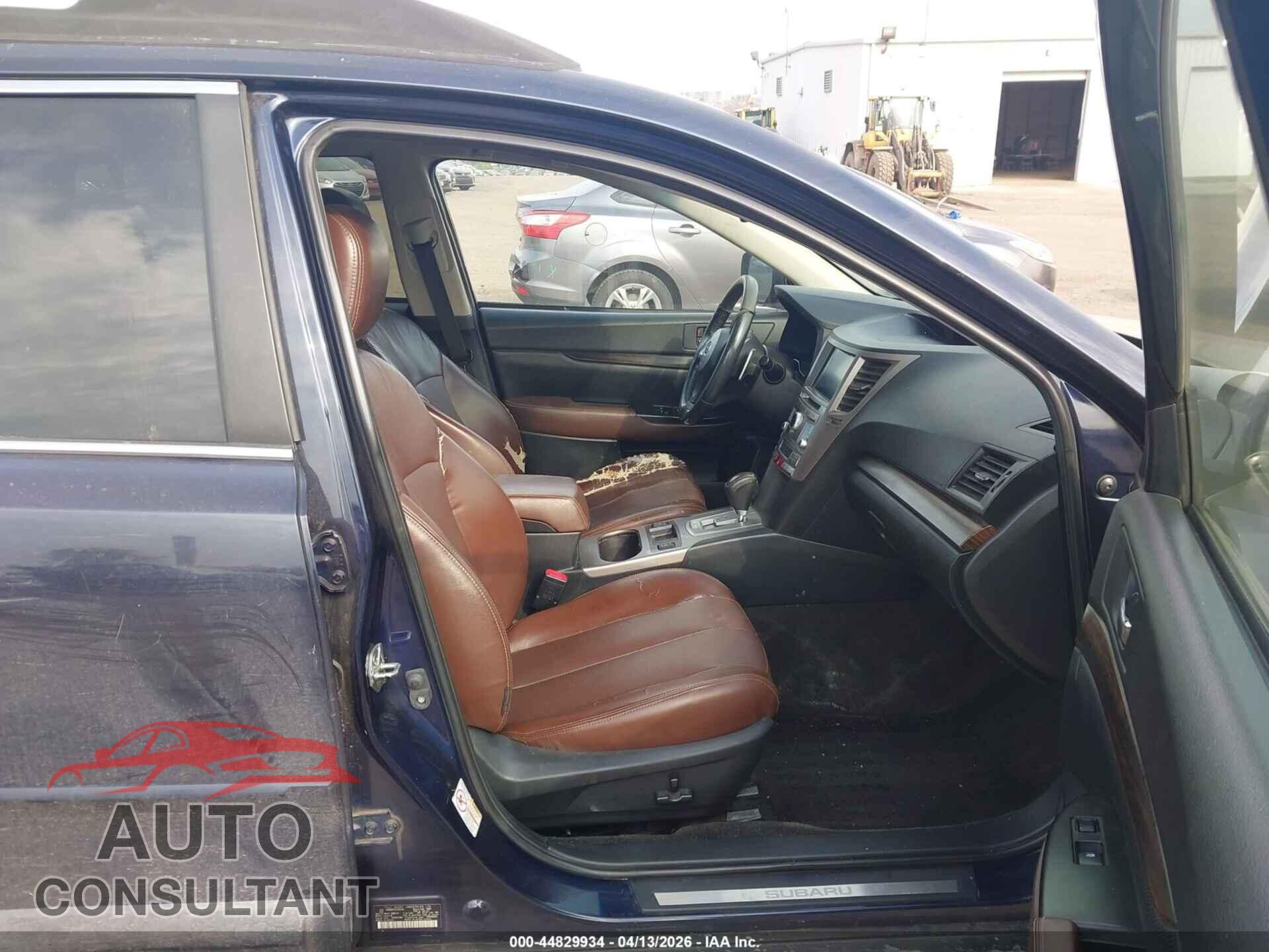 SUBARU OUTBACK 2014 - 4S4BRBPC3E3289161