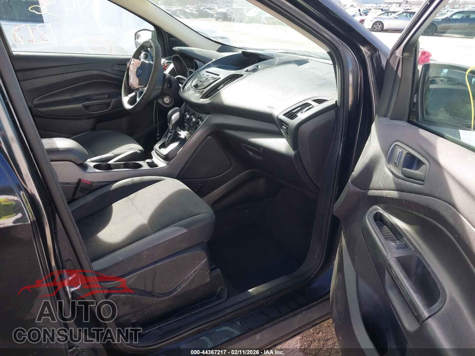 FORD ESCAPE 2015 - 1FMCU0F77FUC04541