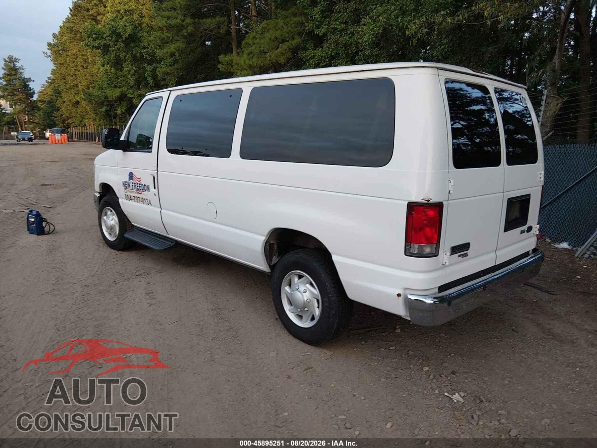 FORD E-350 SUPER DUTY 2013 - 1FBNE3BL4DDB06356