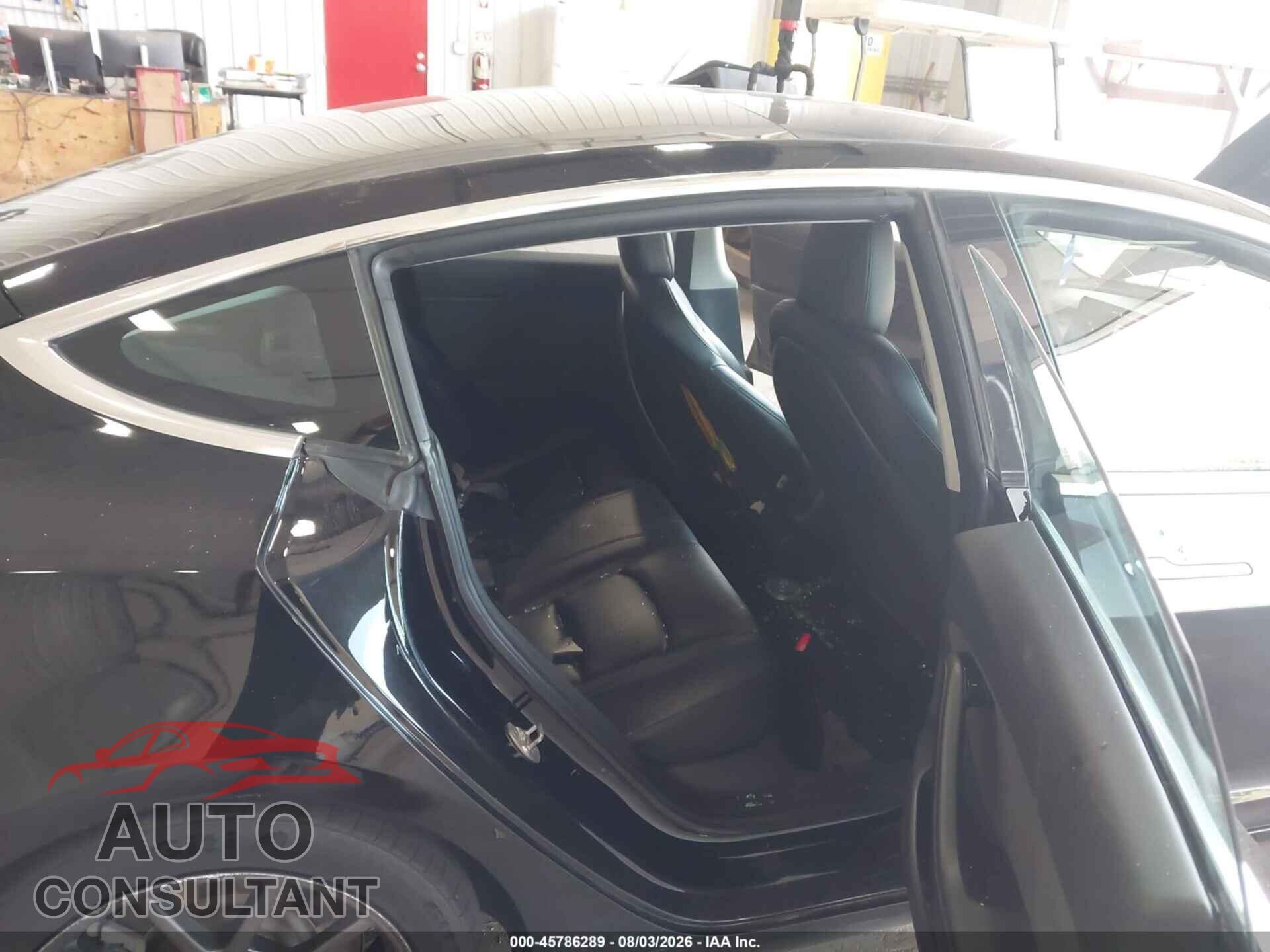 TESLA MODEL 3 2019 - 5YJ3E1EA7KF305599