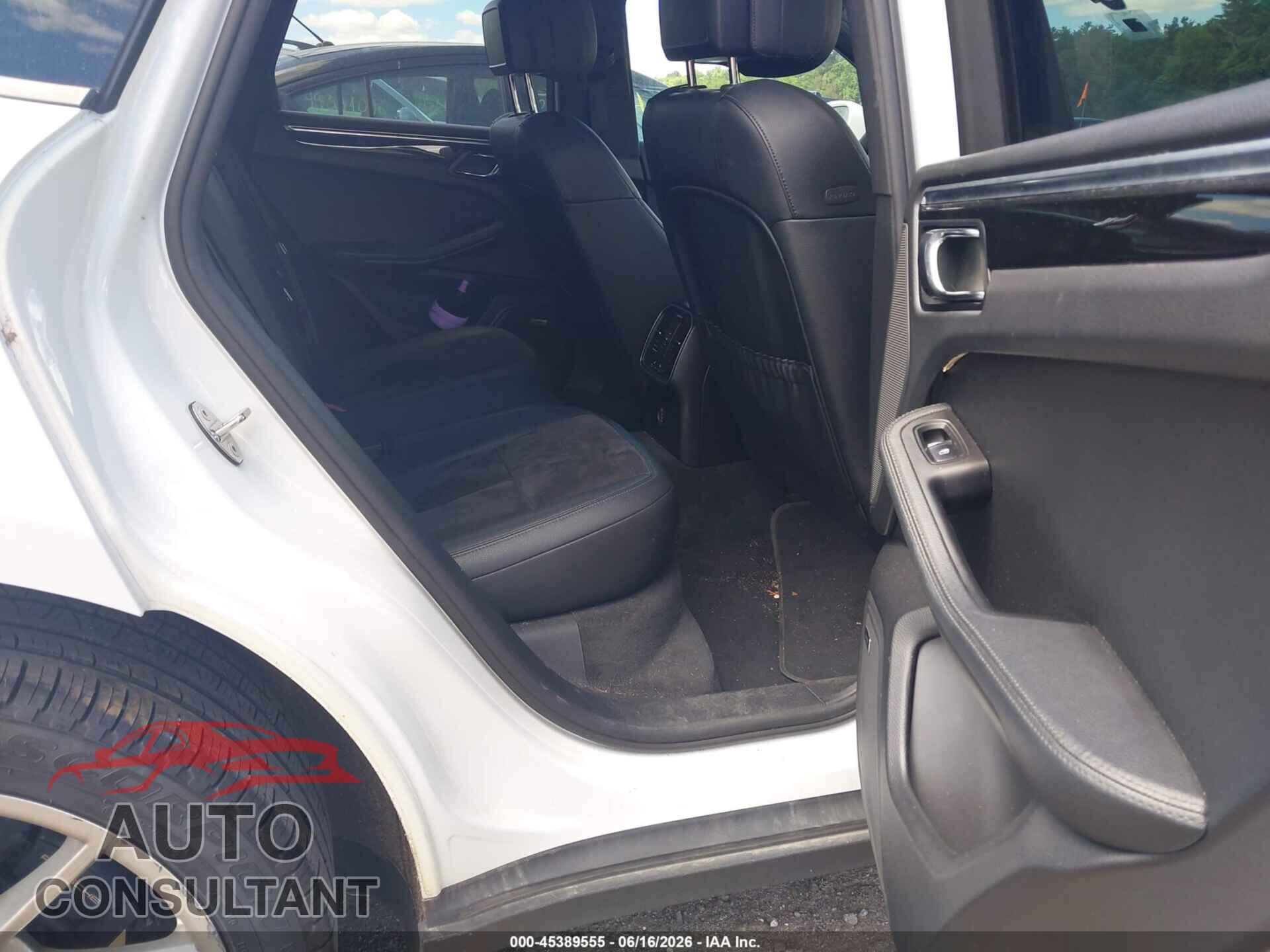 PORSCHE MACAN 2017 - WP1AA2A59HLB04020