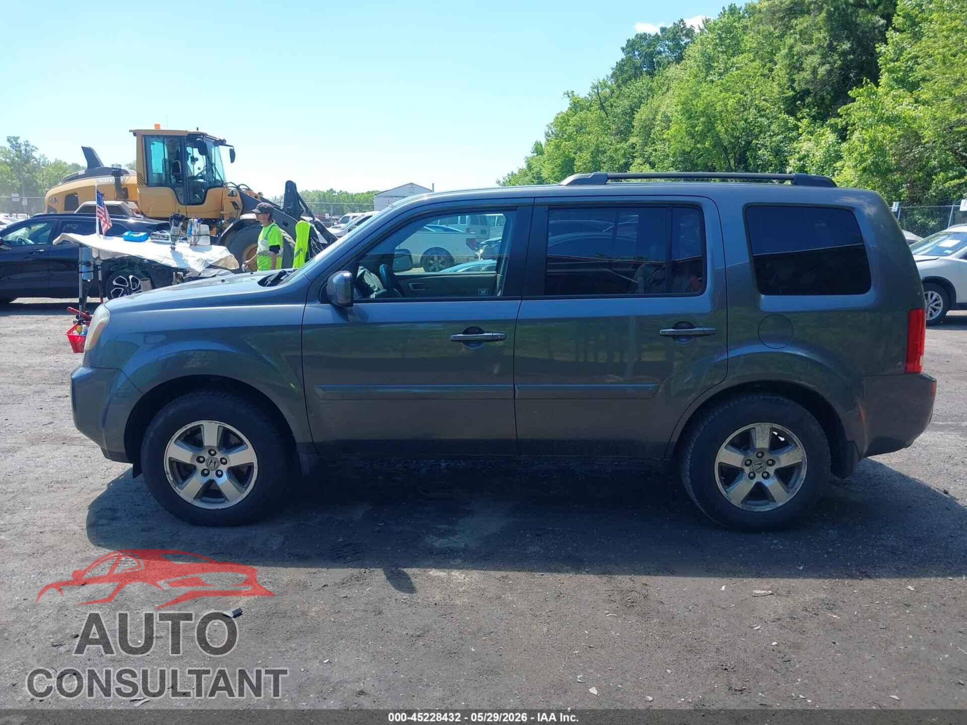 HONDA PILOT 2011 - 5FNYF4H50BB036378