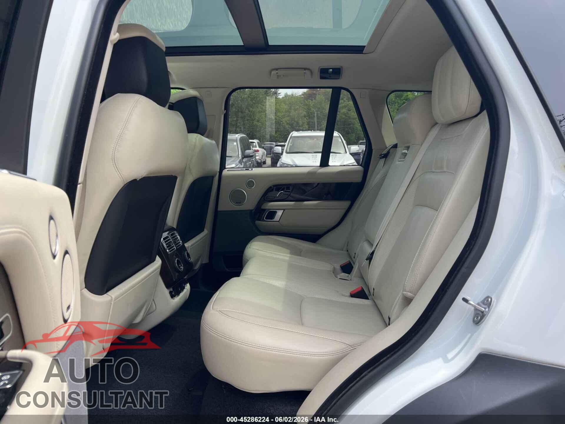 LAND ROVER RANGE ROVER 2018 - SALGS2RE3JA504288