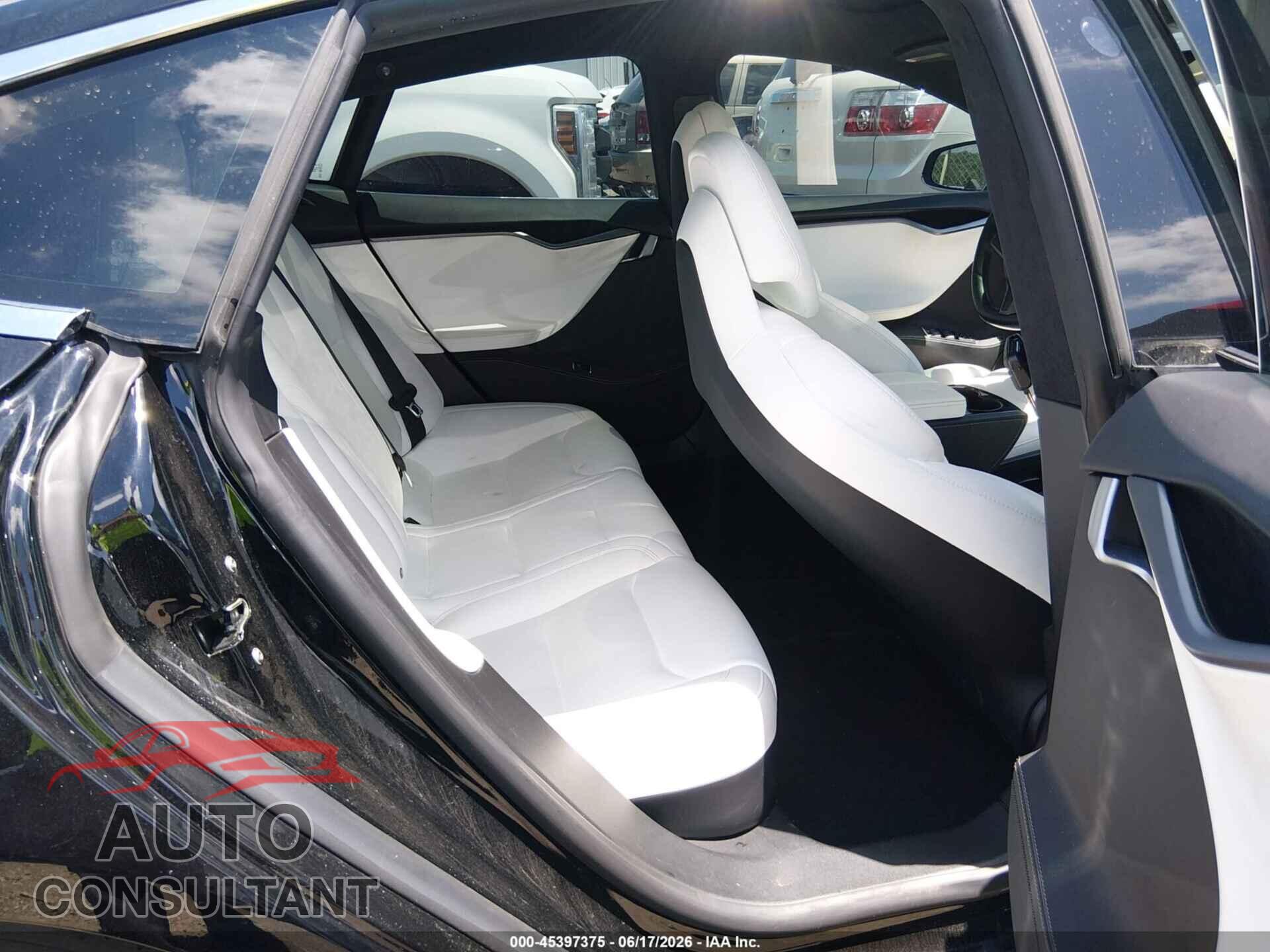 TESLA MODEL S 2018 - 5YJSA1E20JF296842
