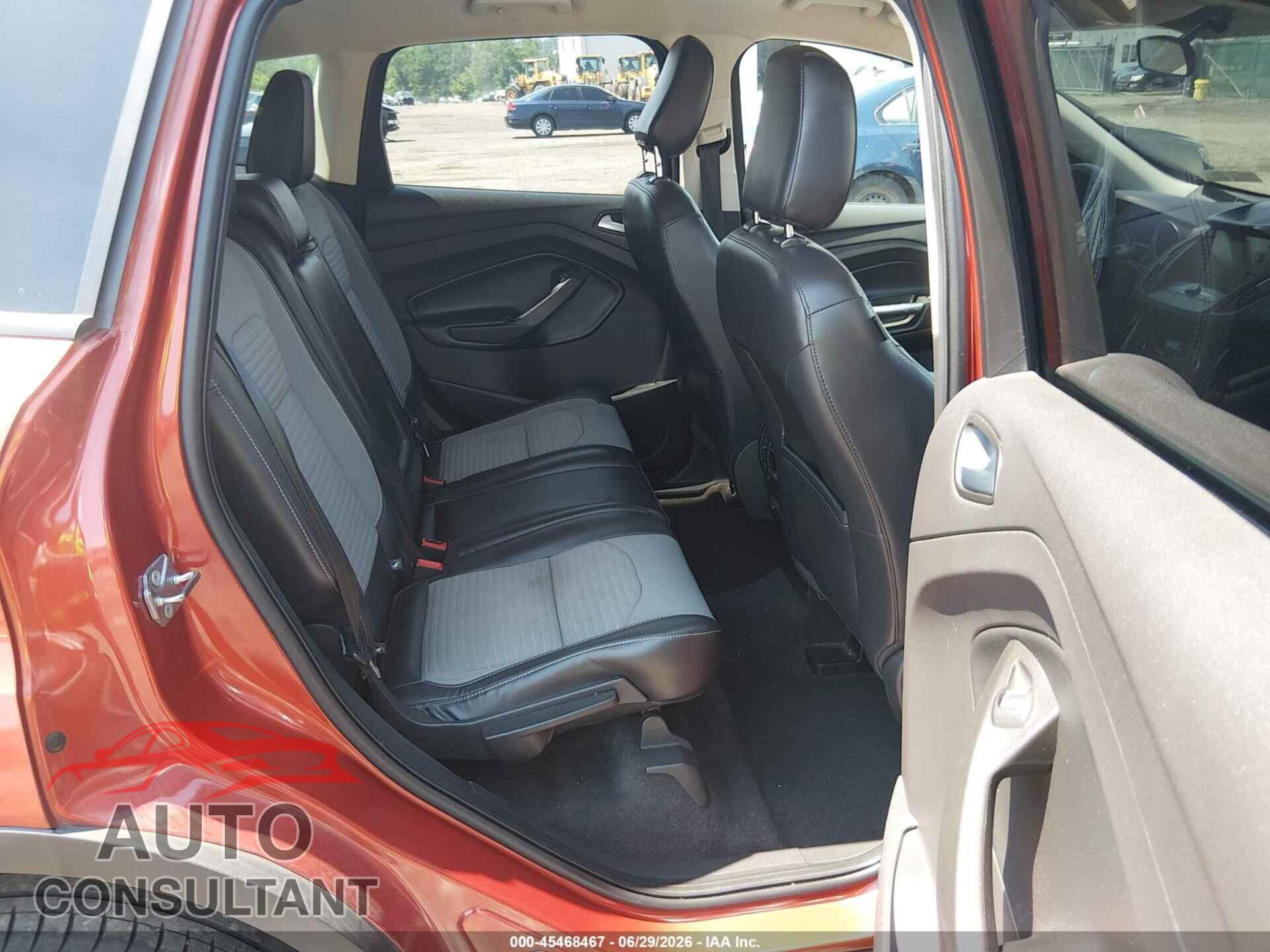 FORD ESCAPE 2019 - 1FMCU9GDXKUB07028