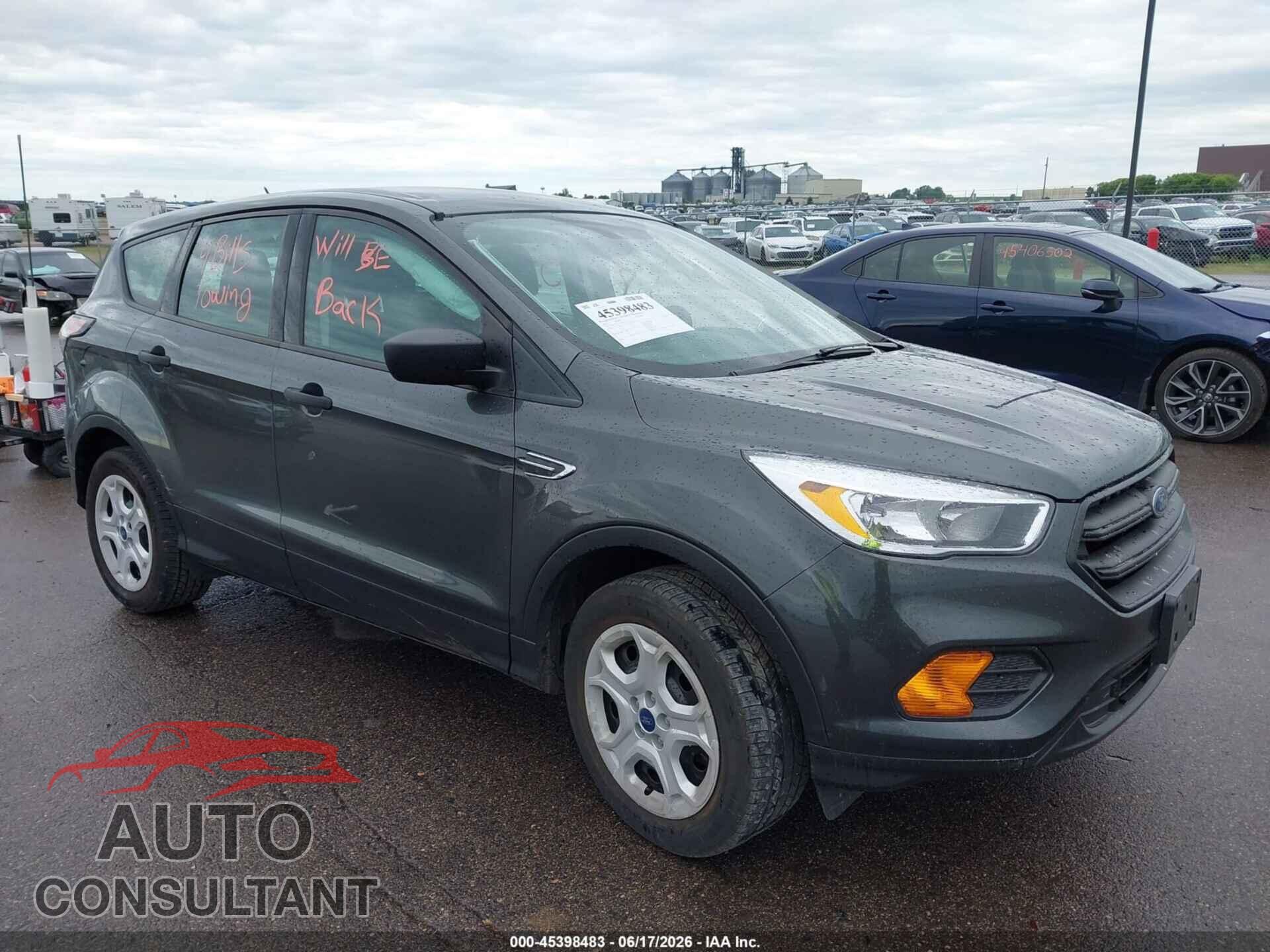 FORD ESCAPE 2017 - 1FMCU0F77HUB97657