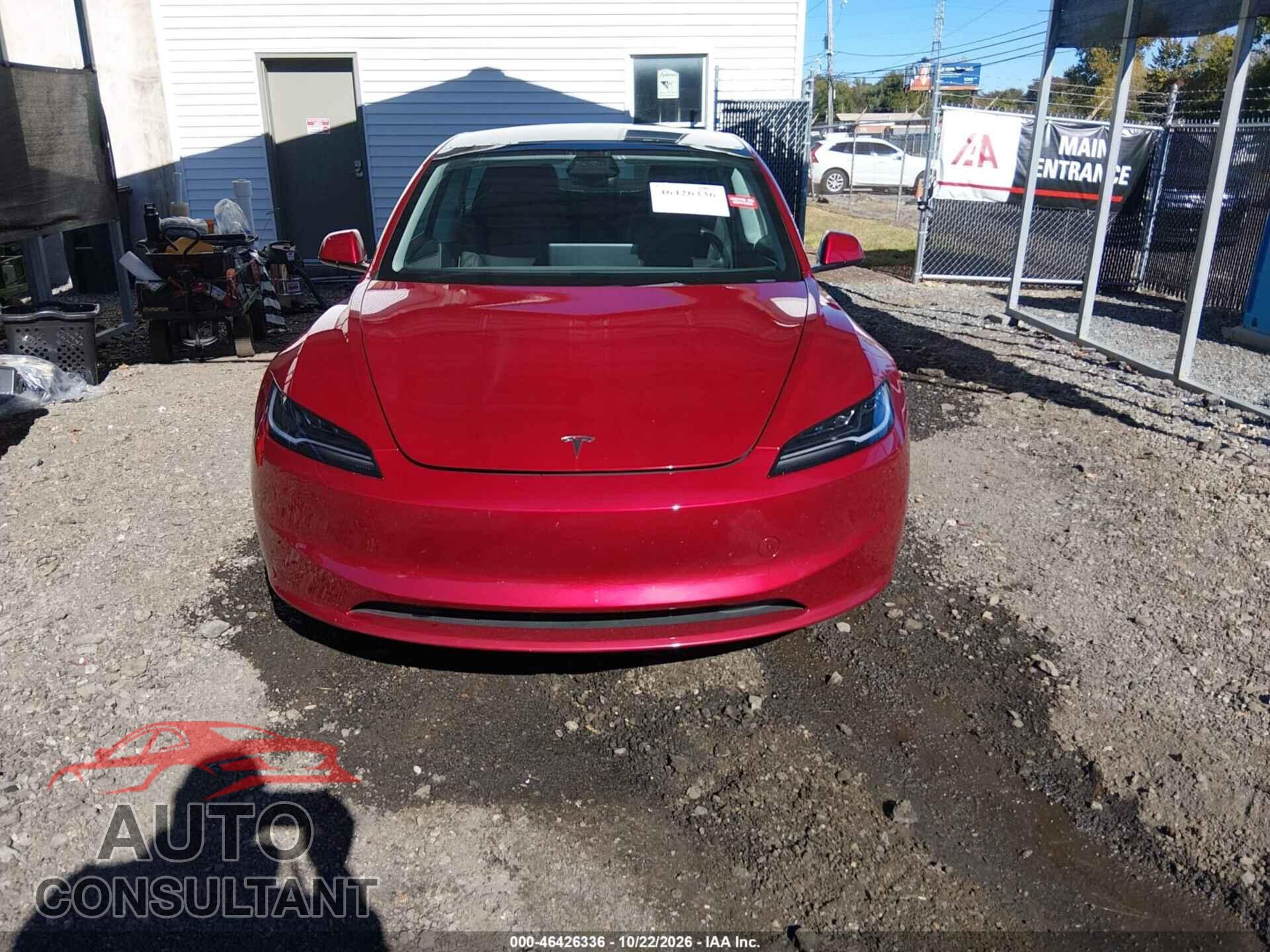 TESLA MODEL 3 2024 - 5YJ3E1EA5RF833541