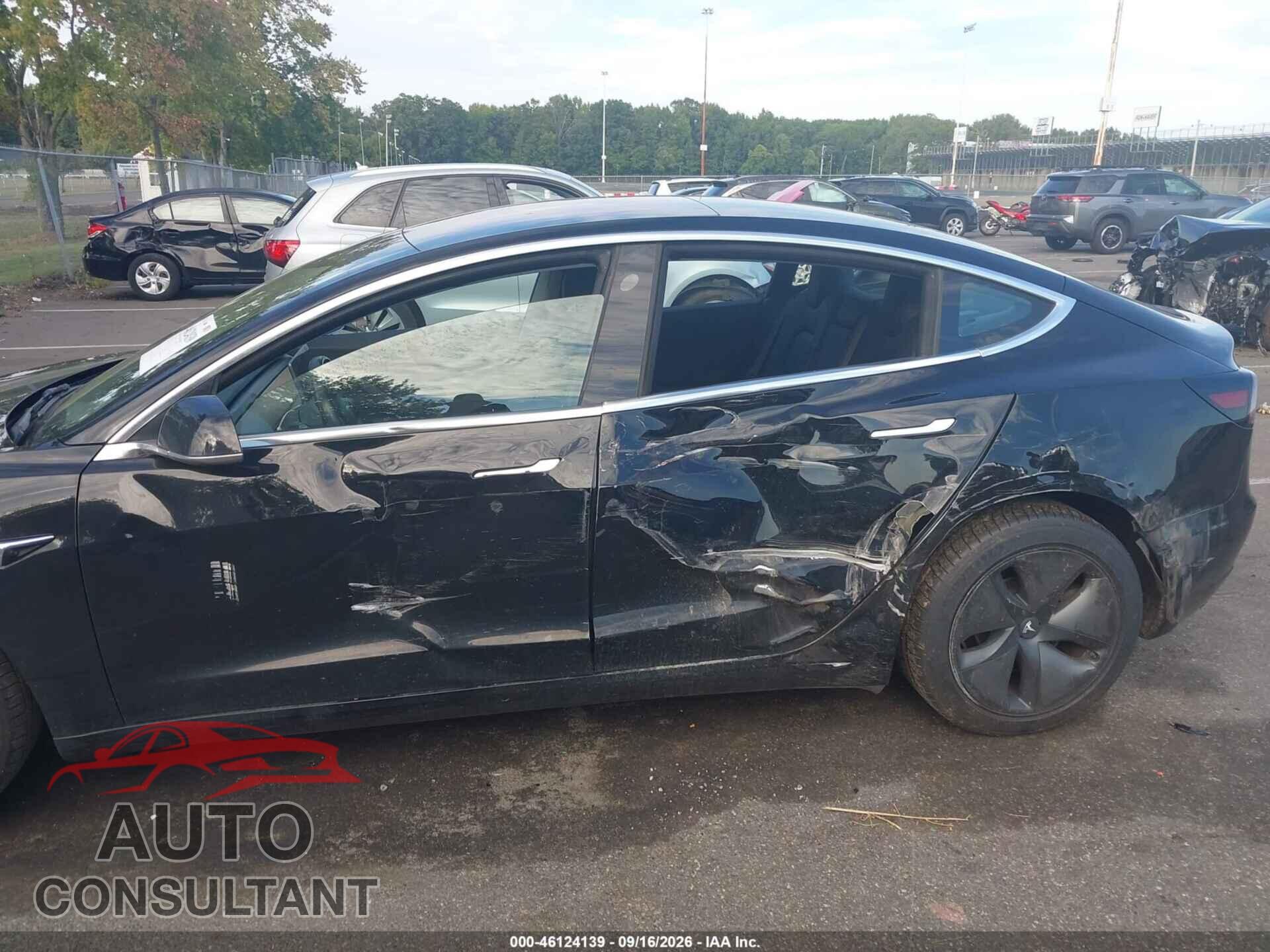 TESLA MODEL 3 2018 - 5YJ3E1EB9JF064121