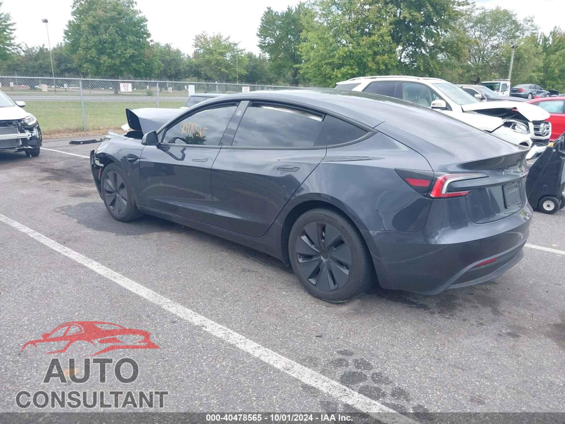 TESLA MODEL 3 2024 - 5YJ3E1EA4RF717652