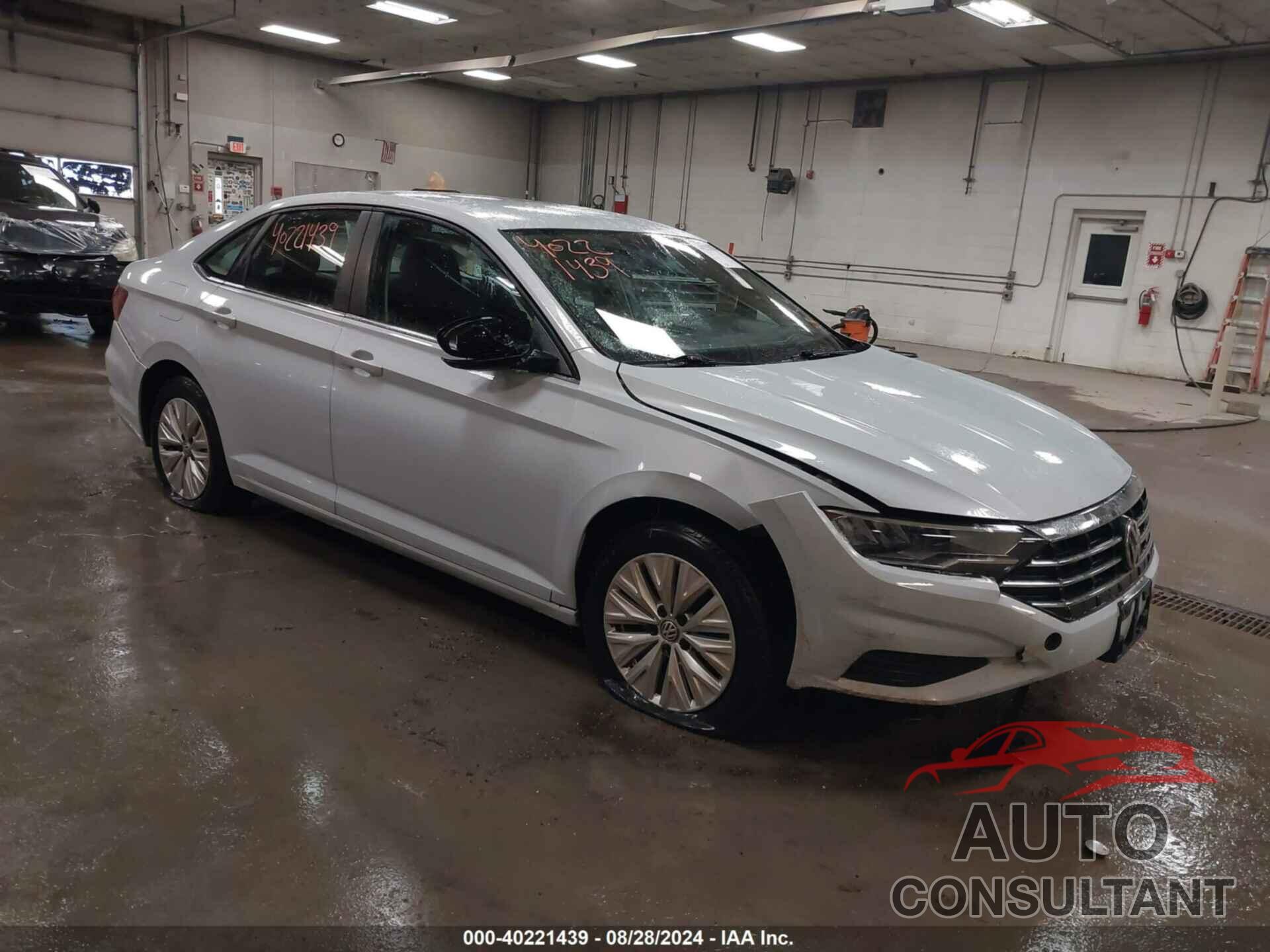 VOLKSWAGEN JETTA 2019 - 3VWN57BU5KM023884