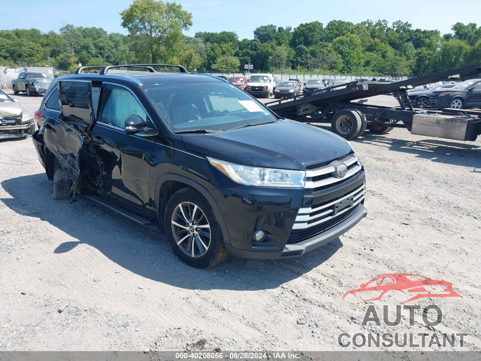 TOYOTA HIGHLANDER 2018 - 5TDJZRFH0JS909236