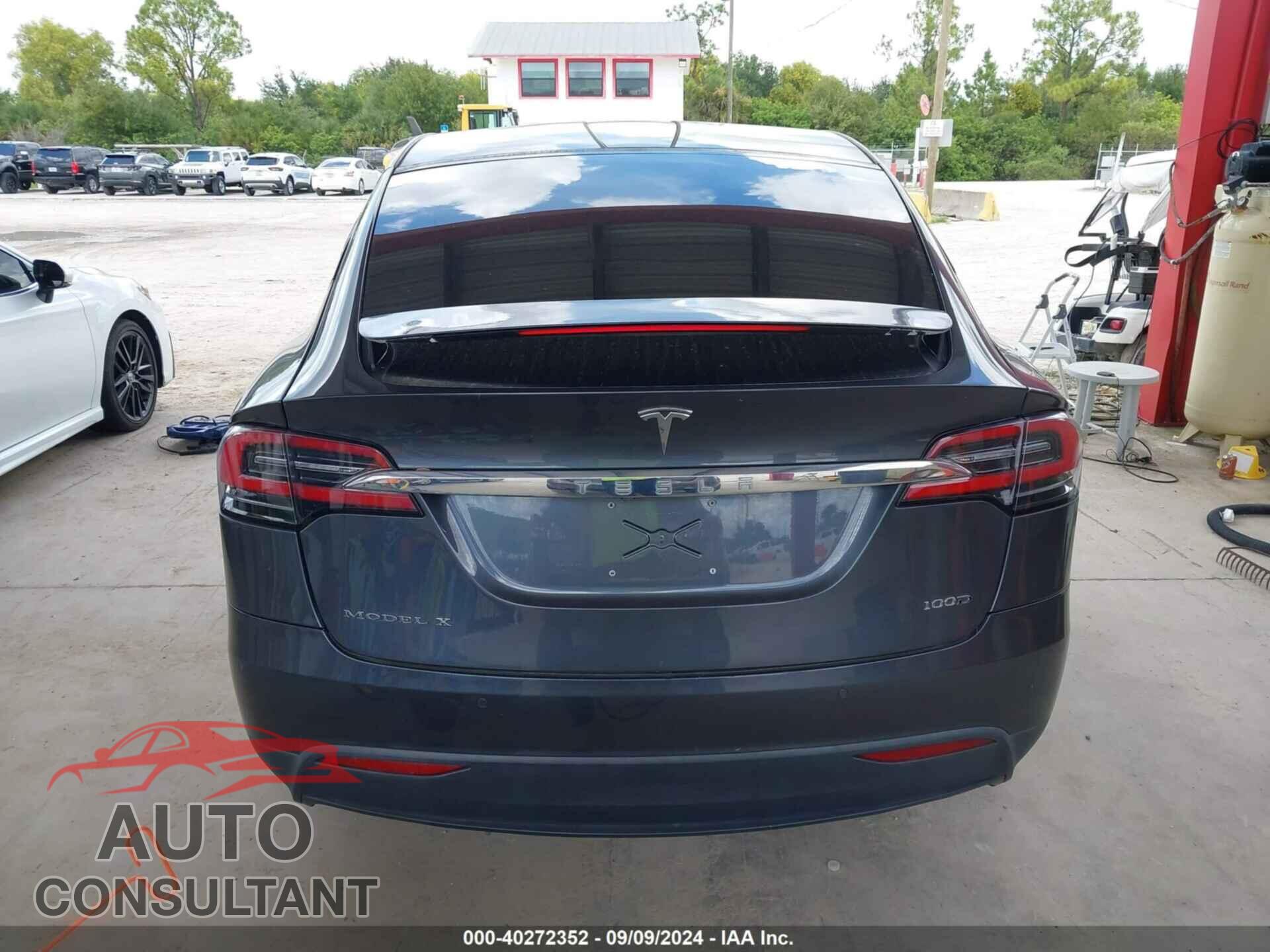 TESLA MODEL X 2017 - 5YJXCBE2XHF043771