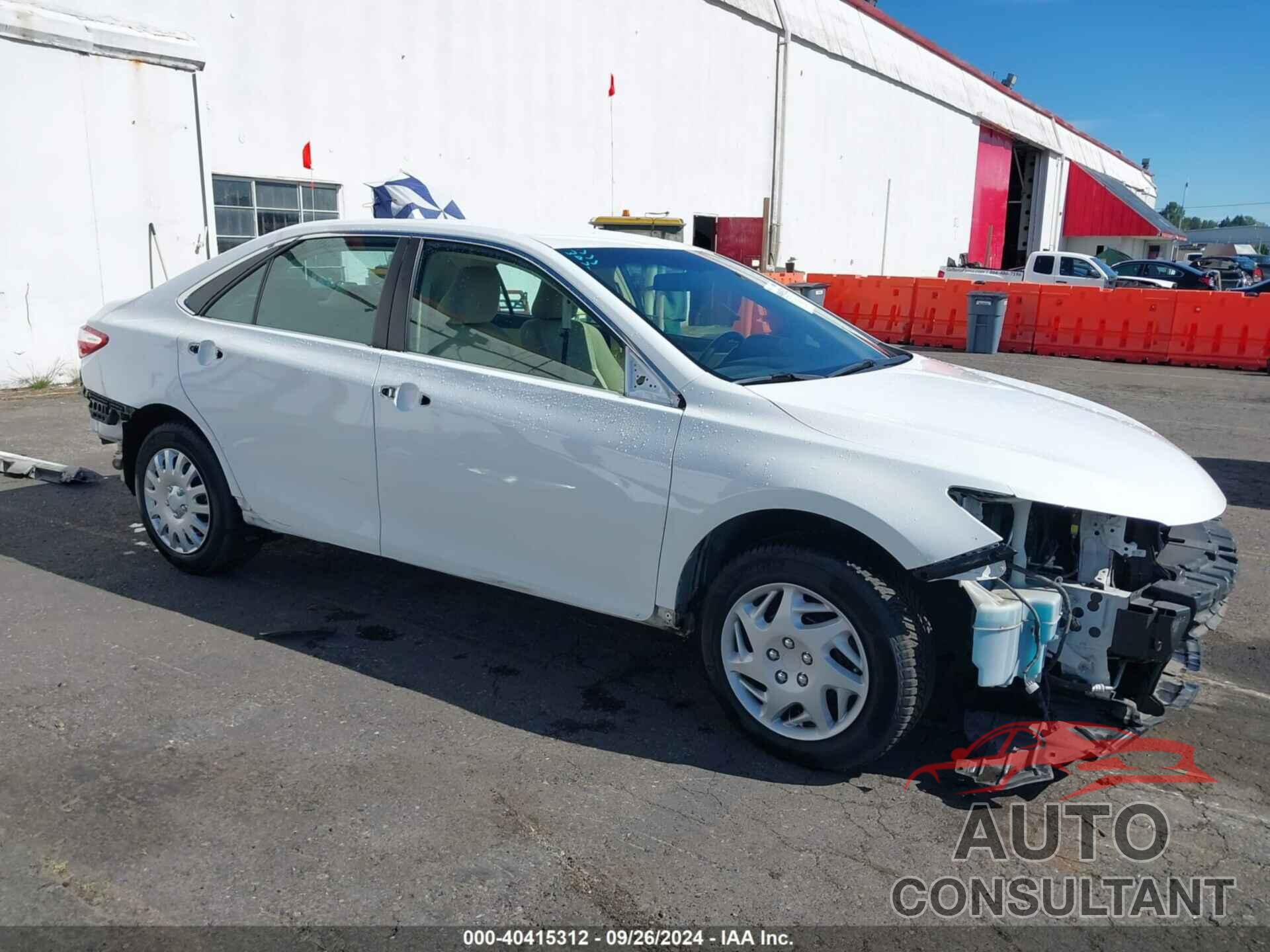 TOYOTA CAMRY 2015 - 4T4BF1FK2FR460074