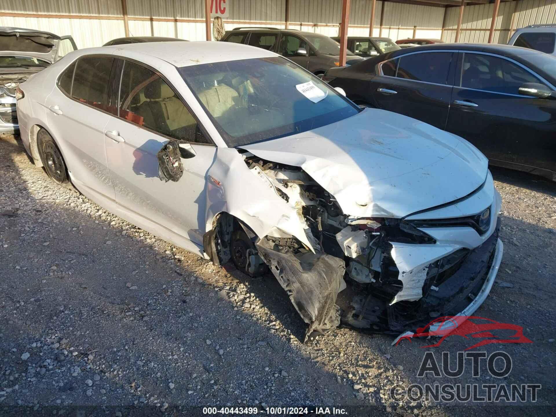 TOYOTA CAMRY 2018 - 4T1B21HK0JU004506