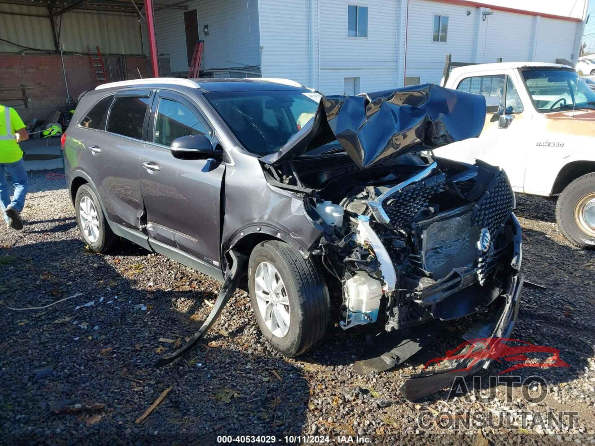 KIA SORENTO 2018 - 5XYPGDA55JG420313