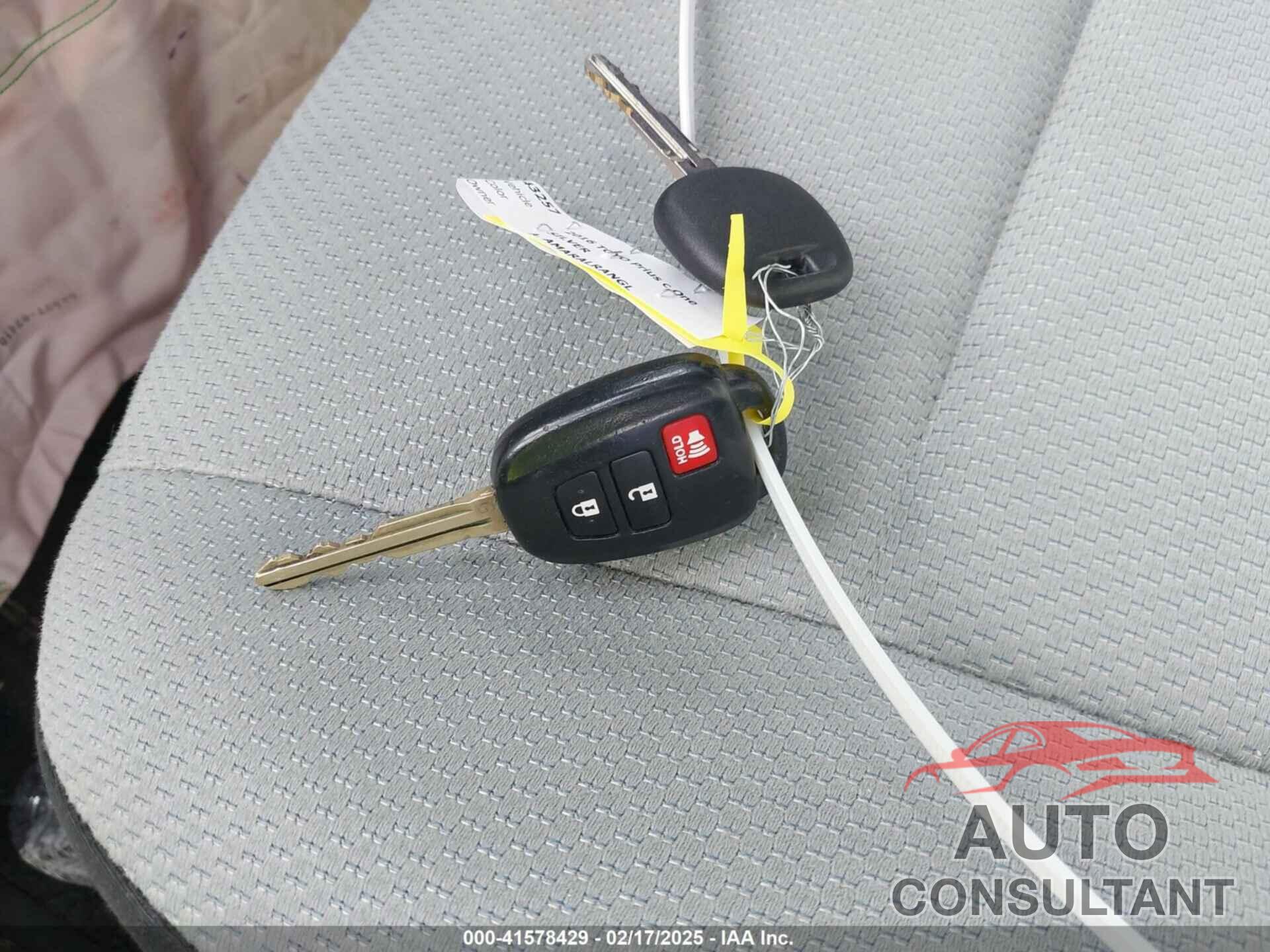 TOYOTA PRIUS C 2016 - JTDKDTB36G1120301