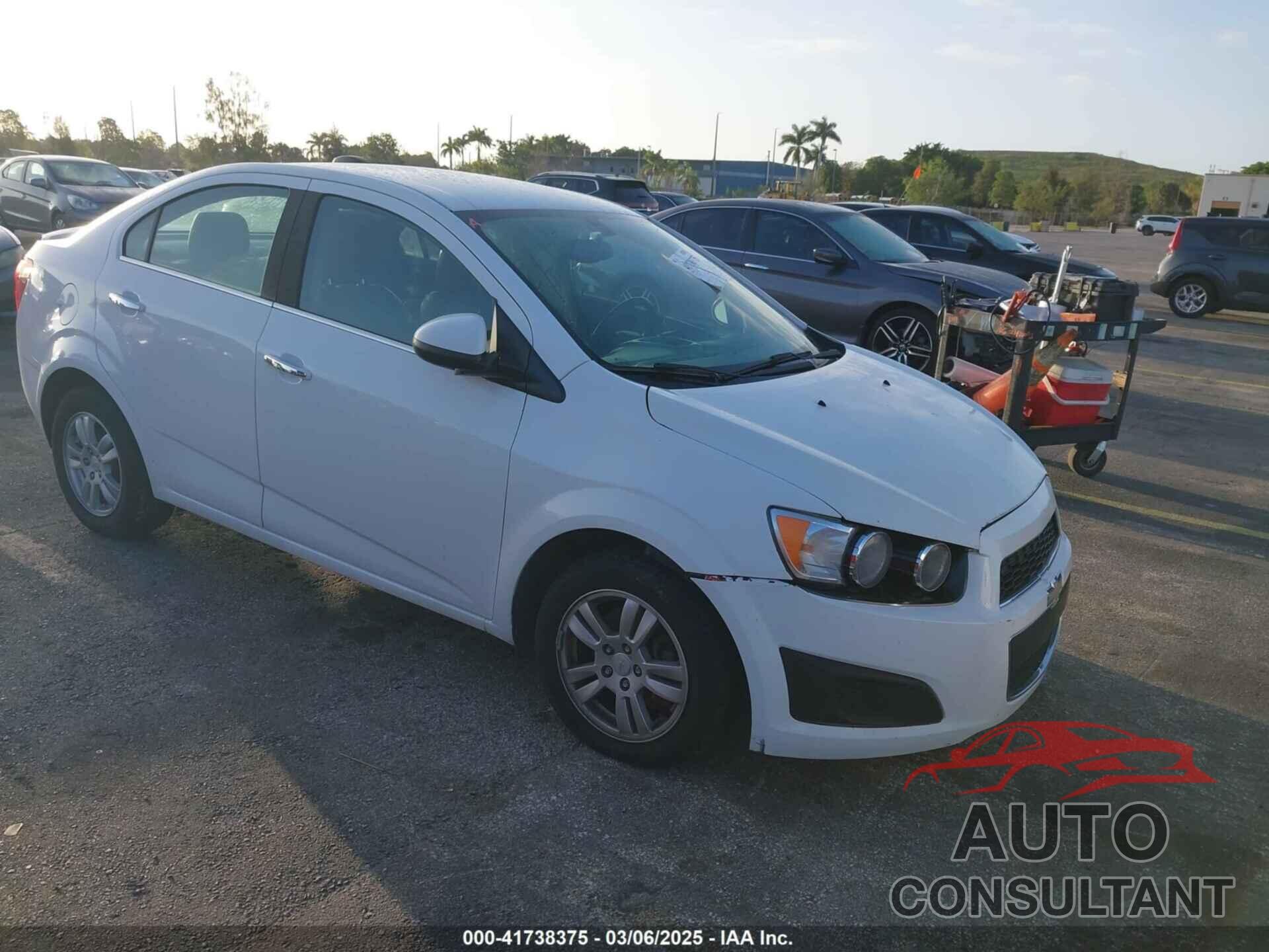 CHEVROLET SONIC 2015 - 1G1JE5SB1F4142871