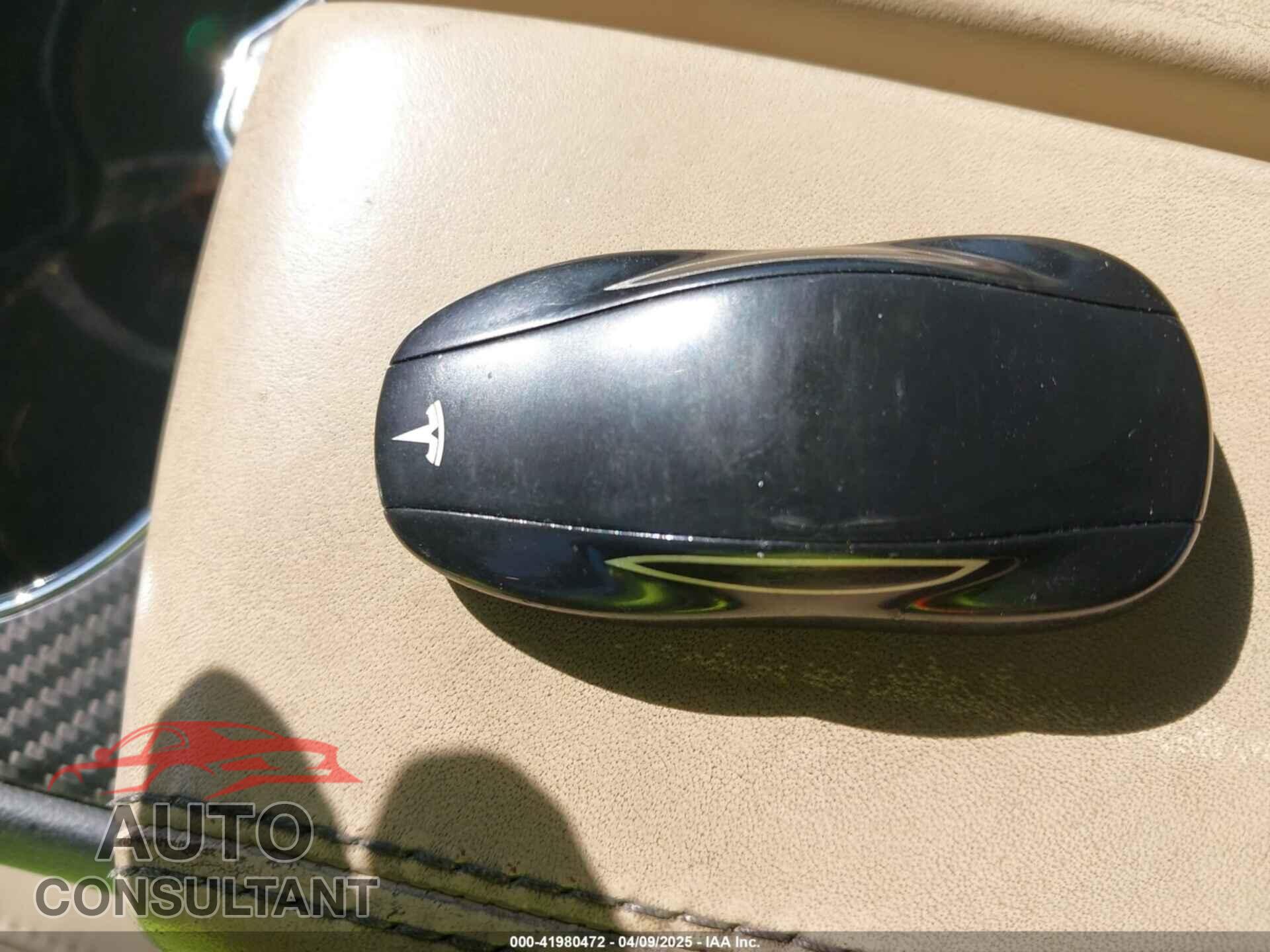 TESLA MODEL S 2014 - 5YJSA1H20EFP63761