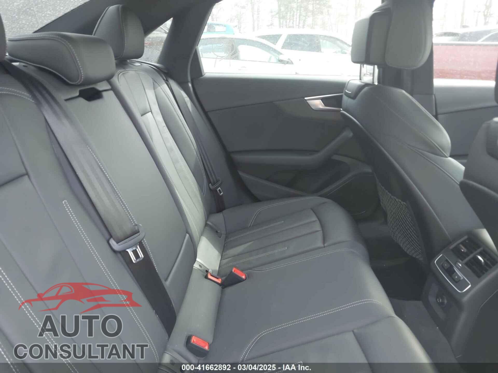 AUDI A4 2022 - WAUDAAF47NN010899