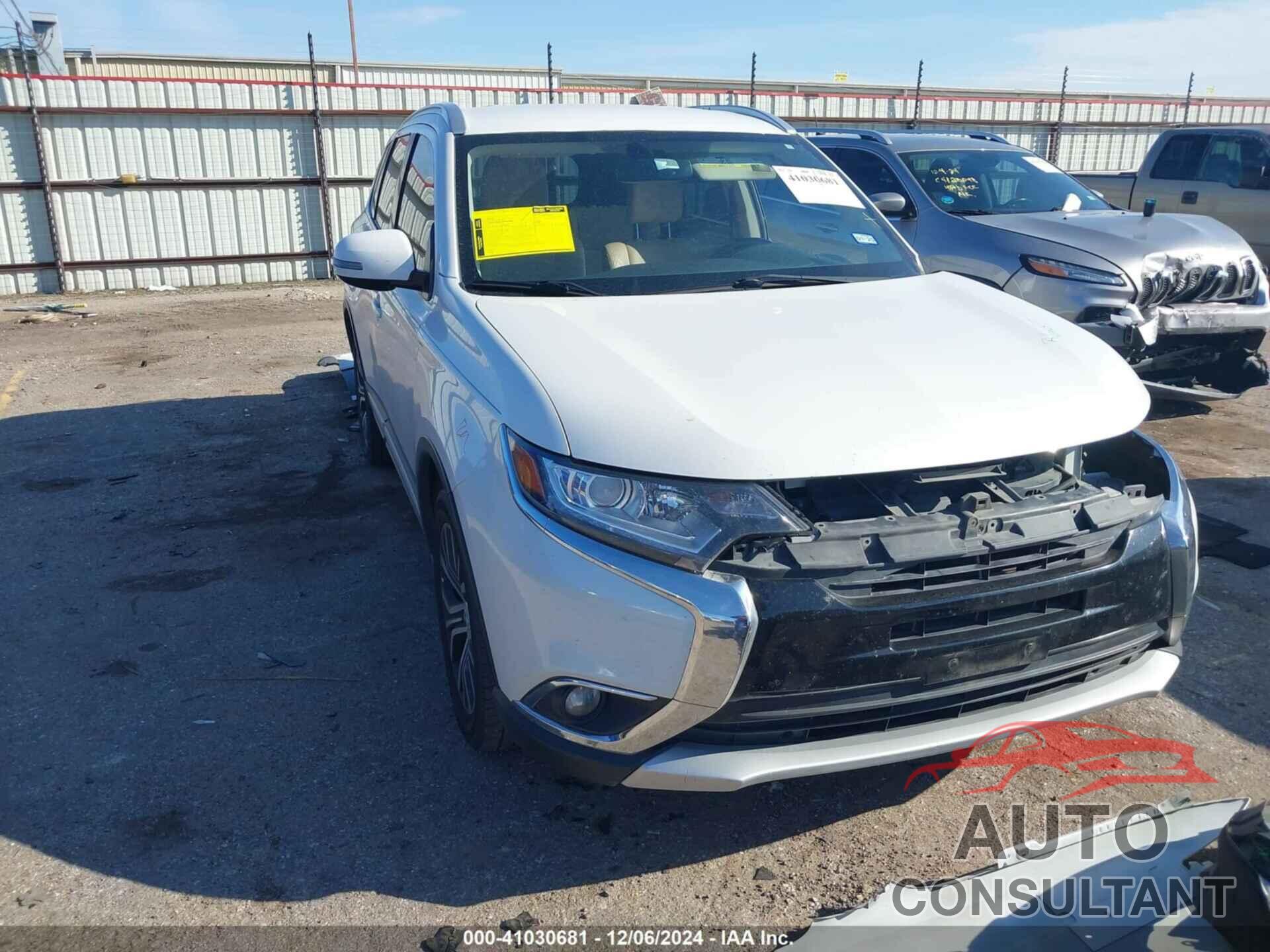 MITSUBISHI OUTLANDER 2018 - JA4AD3A39JZ010200
